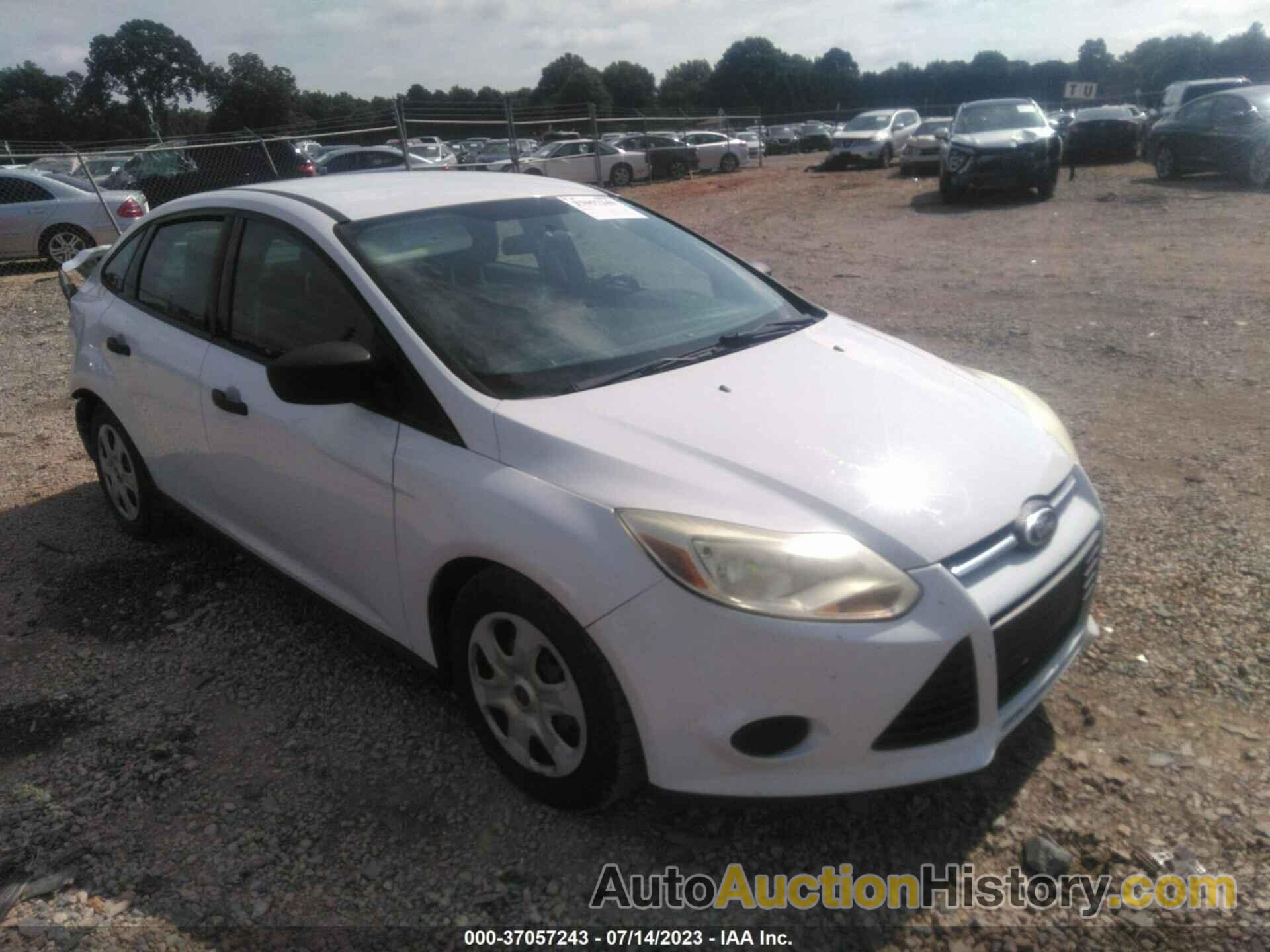 FORD FOCUS S, 1FADP3E29DL279287