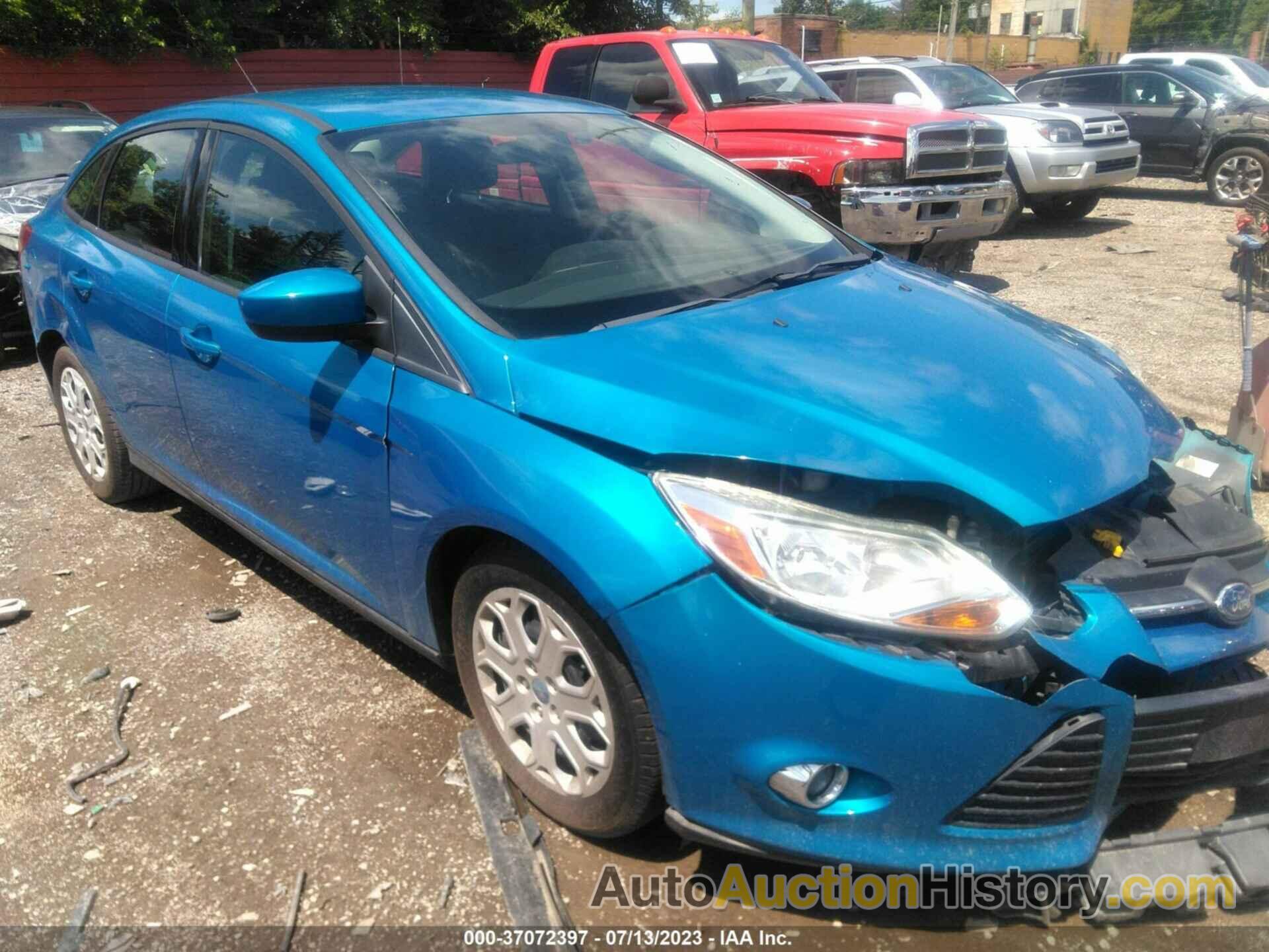 FORD FOCUS SE, 1FAHP3F21CL188917