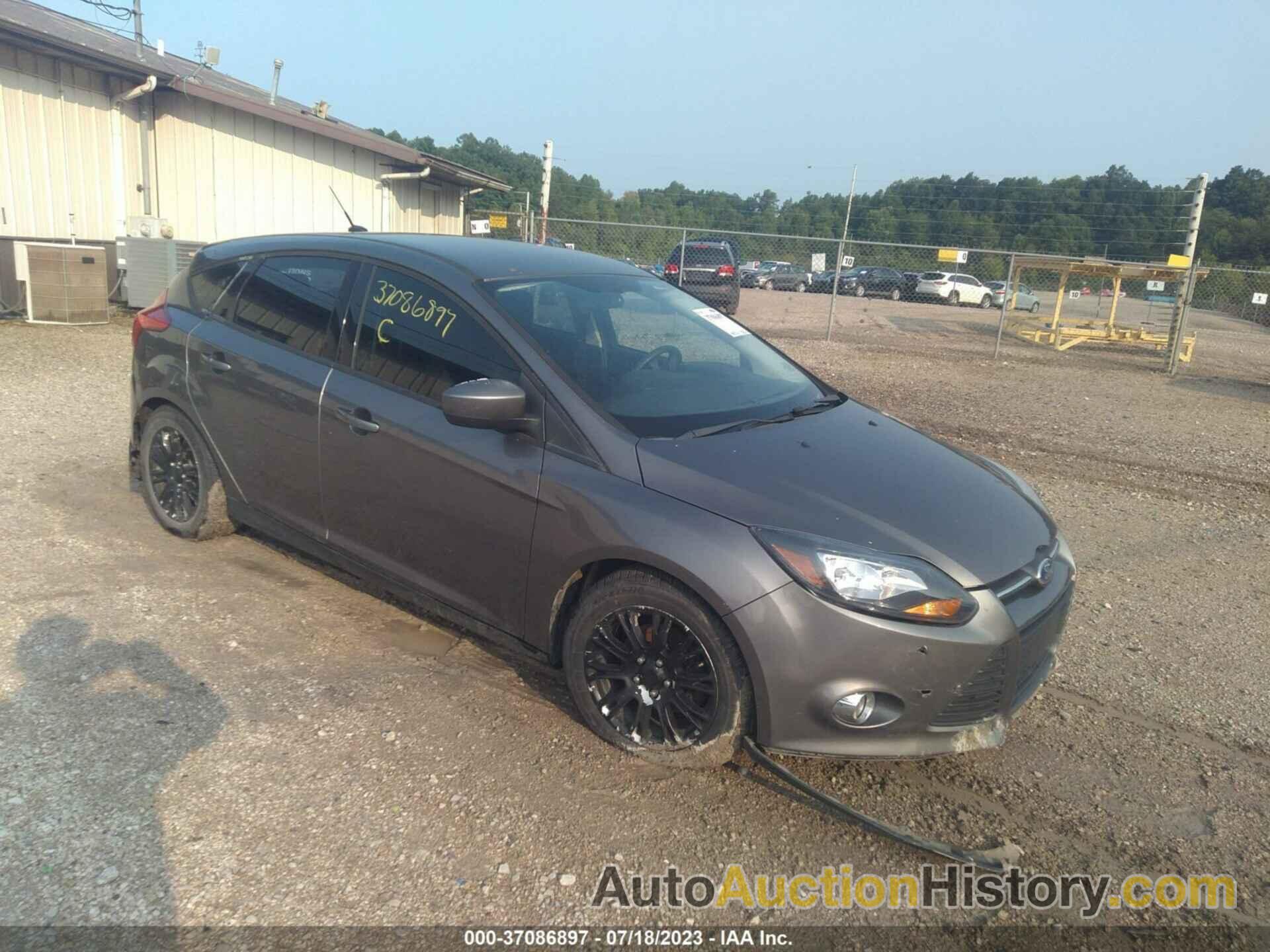 FORD FOCUS SE, 1FAHP3K28CL162689