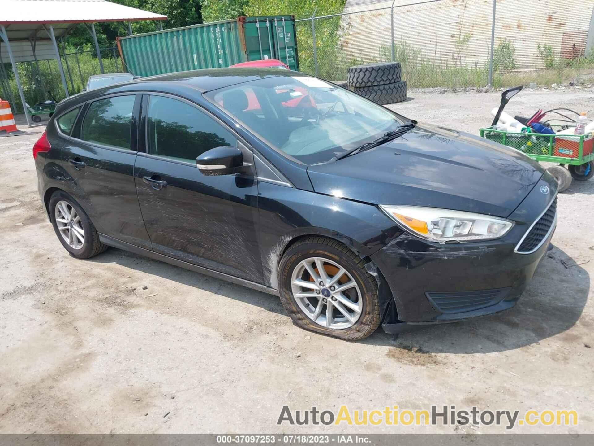 FORD FOCUS SE, 1FADP3K22GL377215