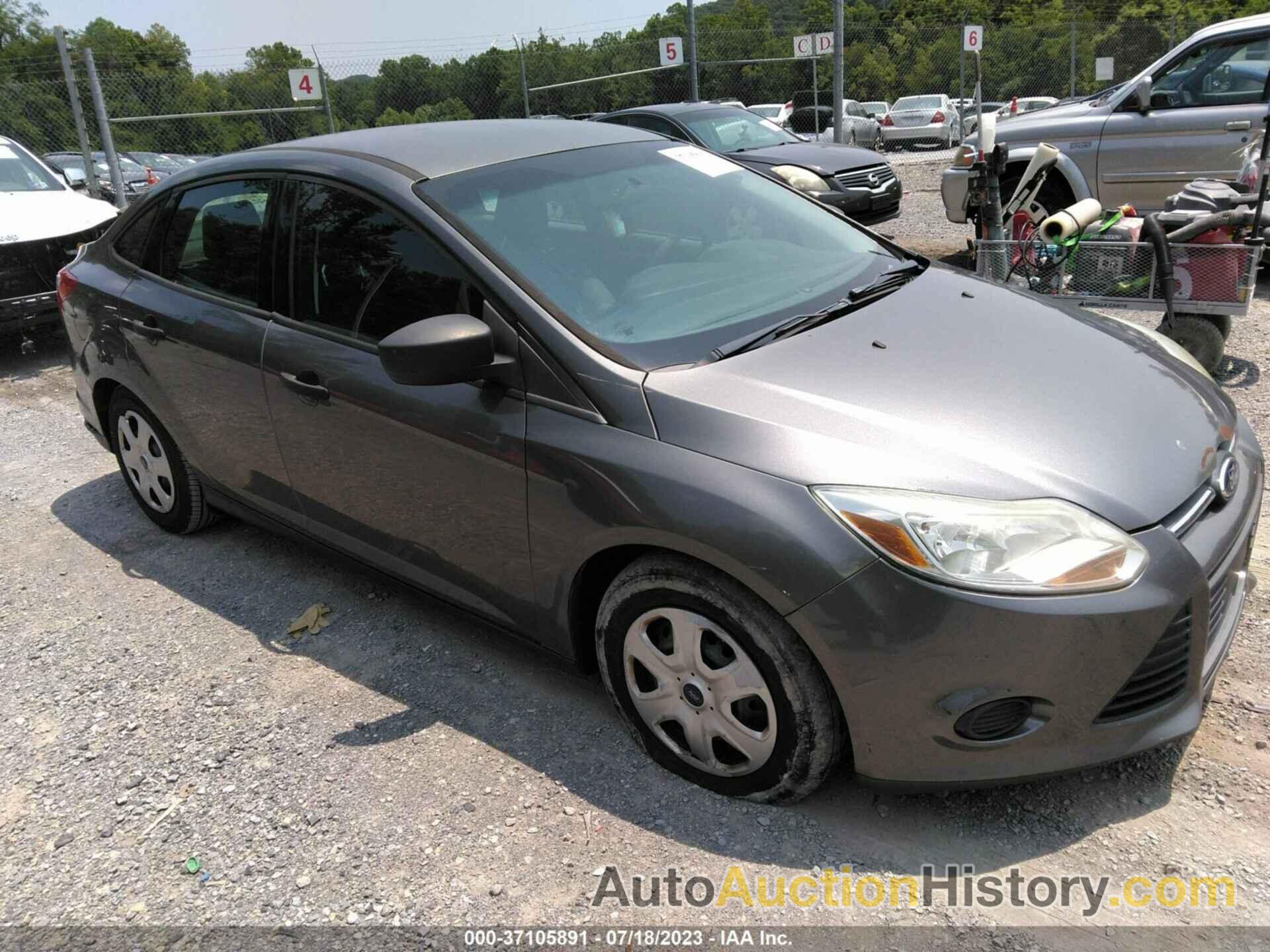 FORD FOCUS S, 1FADP3E28DL124911