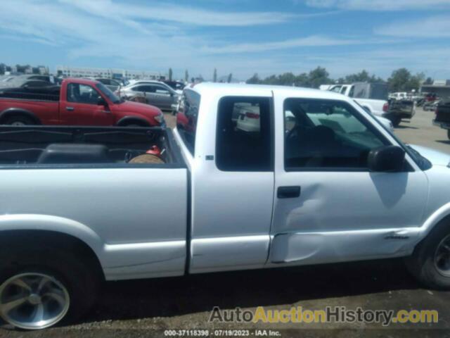 CHEVROLET S-10 LS, 1GCCS19W128120415