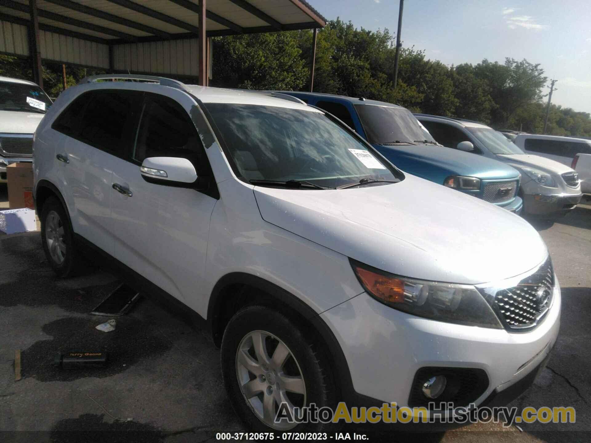 KIA SORENTO LX, 5XYKT3A66CG303836