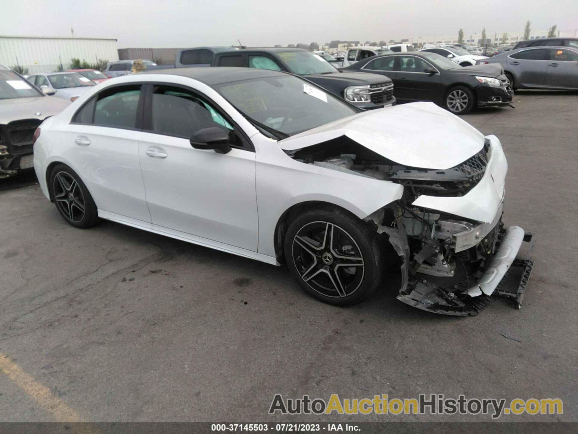 MERCEDES-BENZ A 220 4MATIC, W1K3G4FB2MJ313940