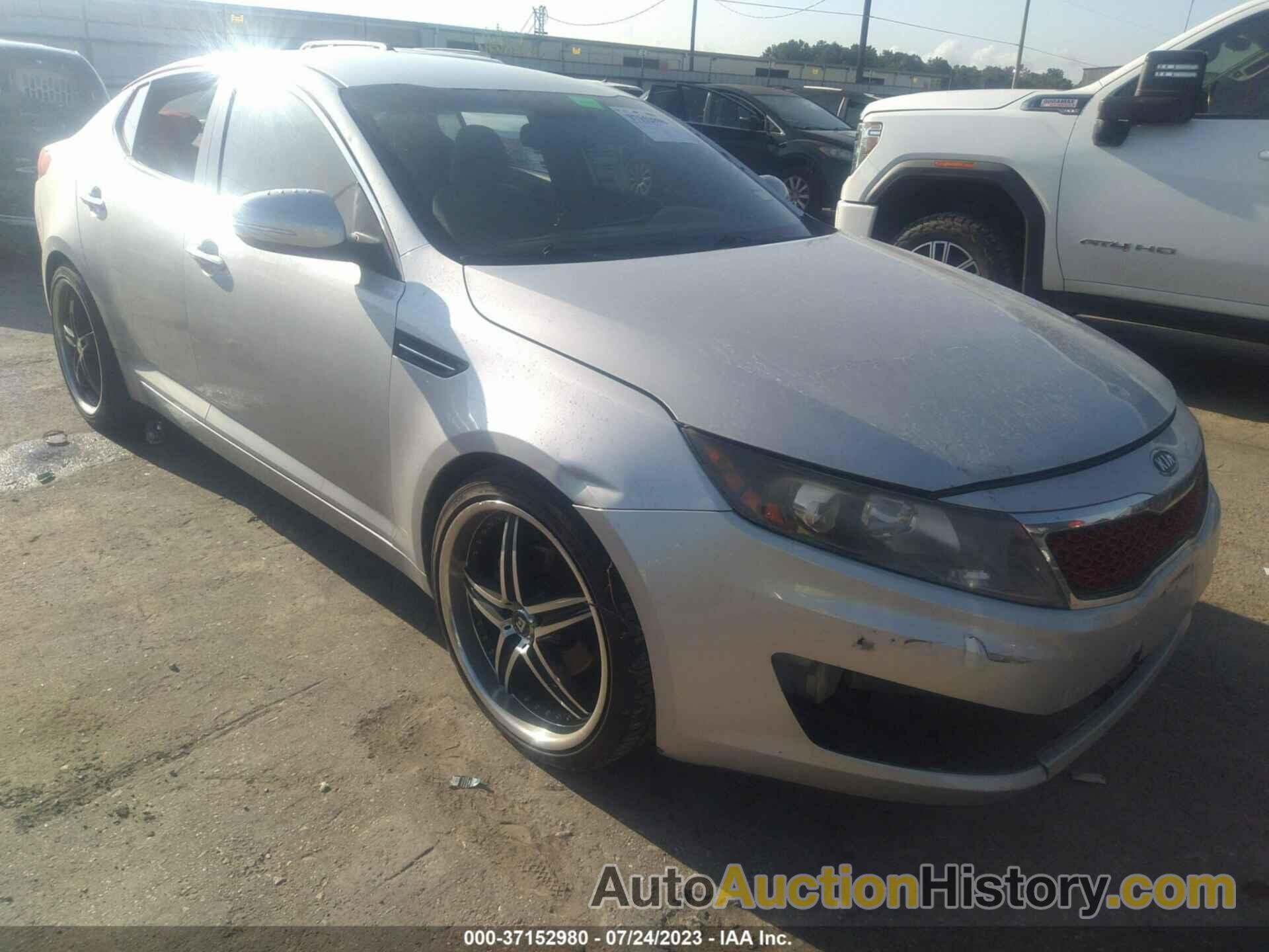 KIA OPTIMA LX, 5XXGM4A79CG048086