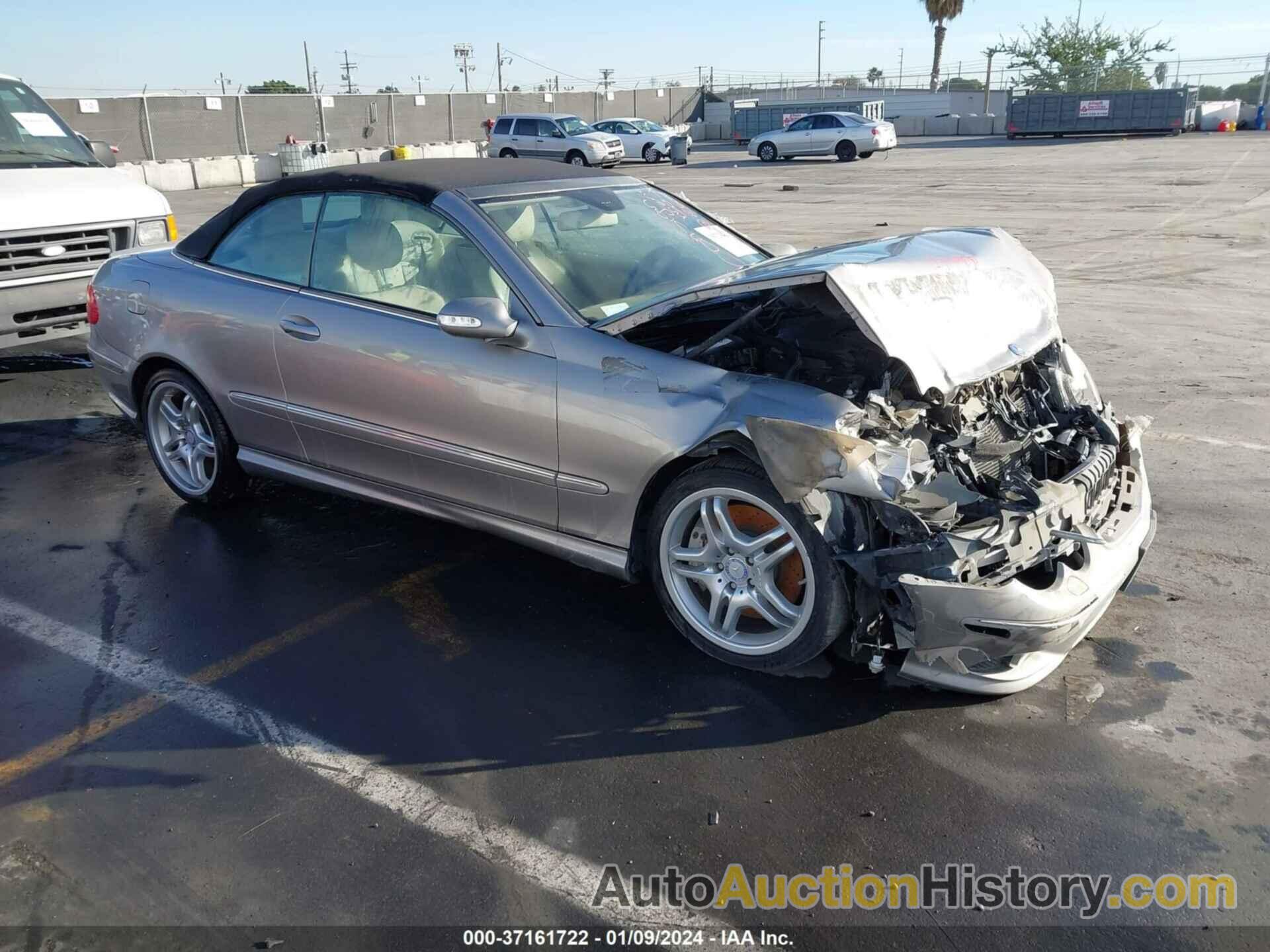 MERCEDES-BENZ CLK 550, WDBTK72F18T098871