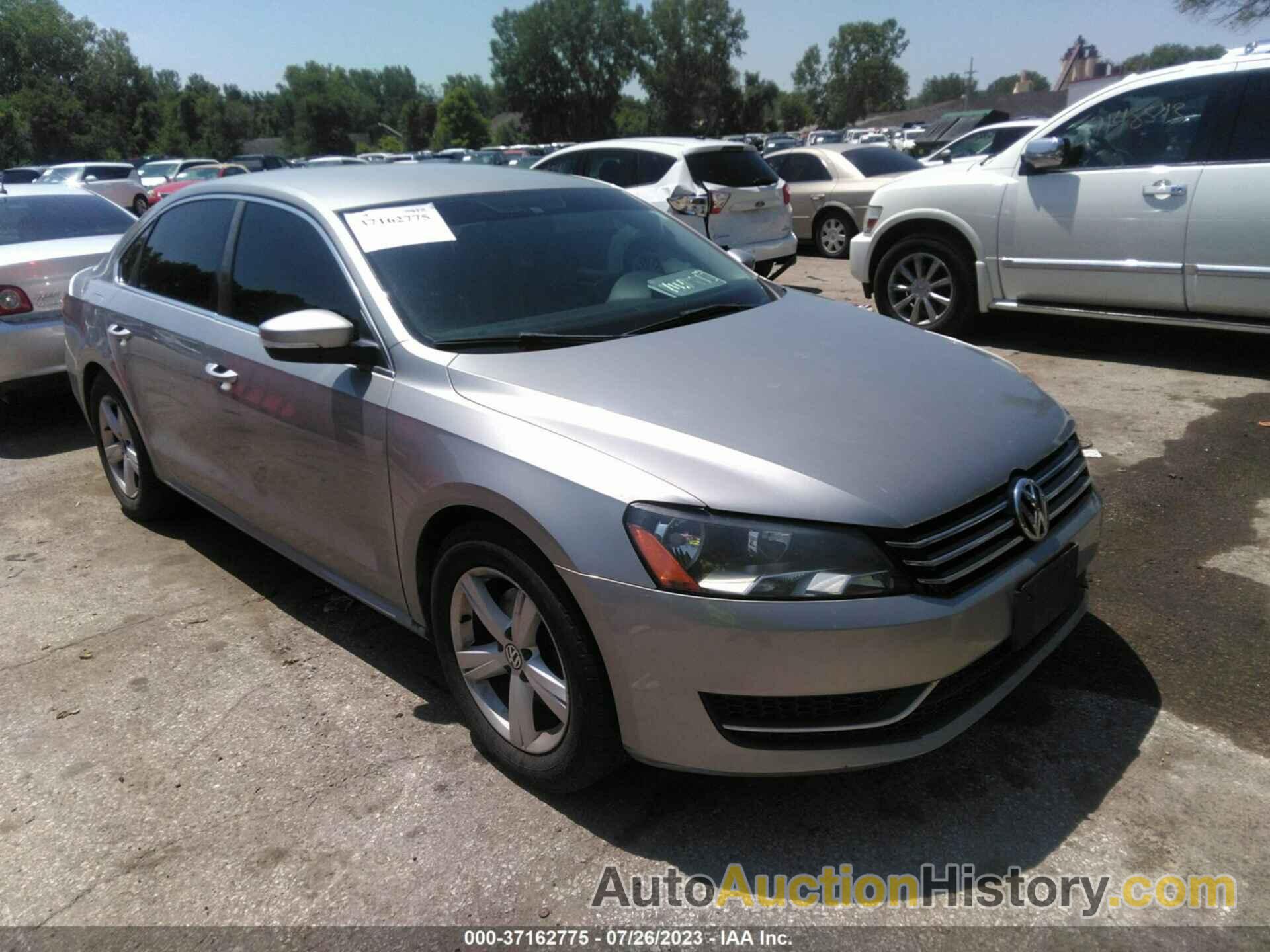 VOLKSWAGEN PASSAT SE, 1VWBP7A32DC031743