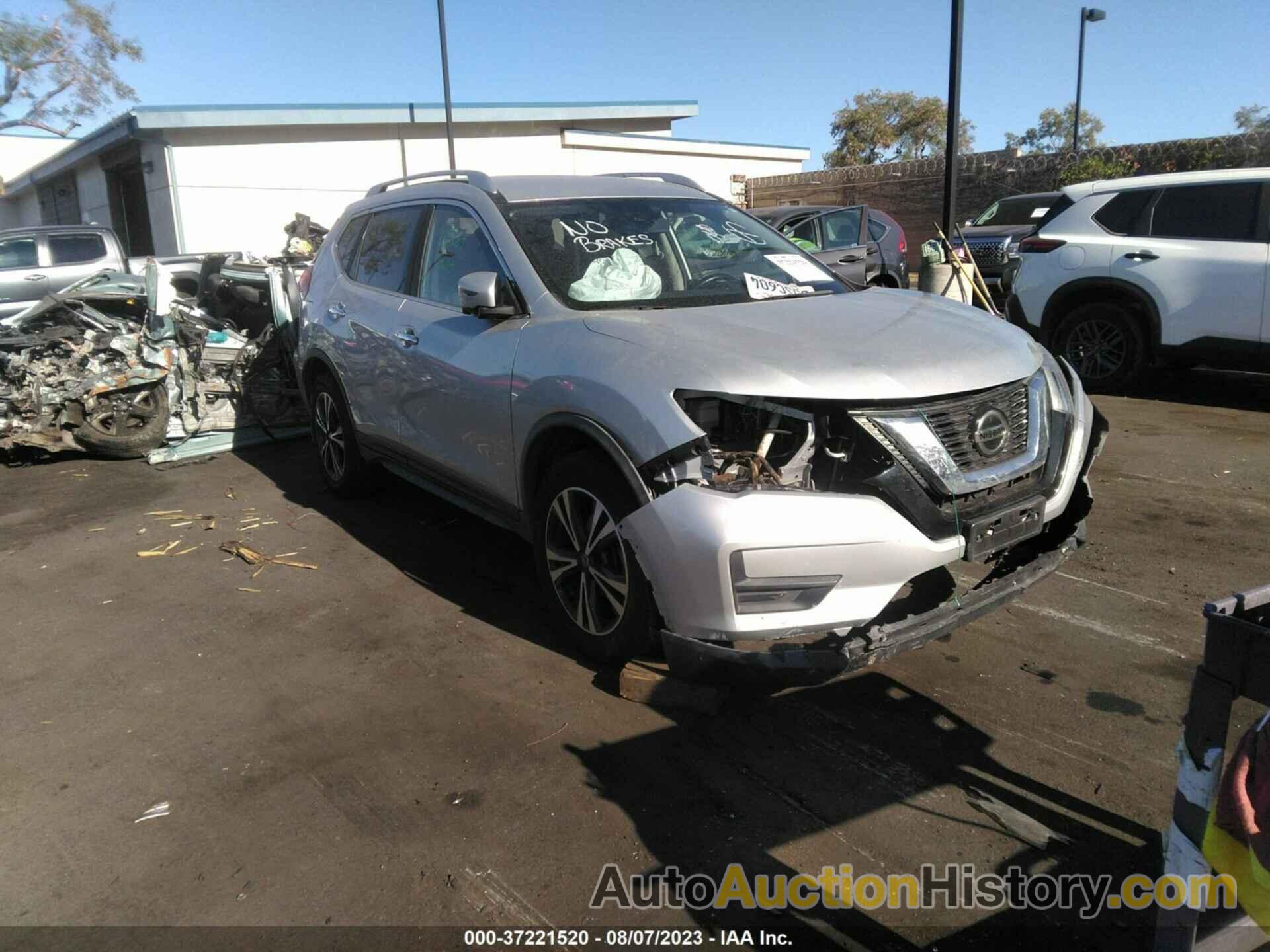 NISSAN ROGUE SV, JN8AT2MT1KW503102