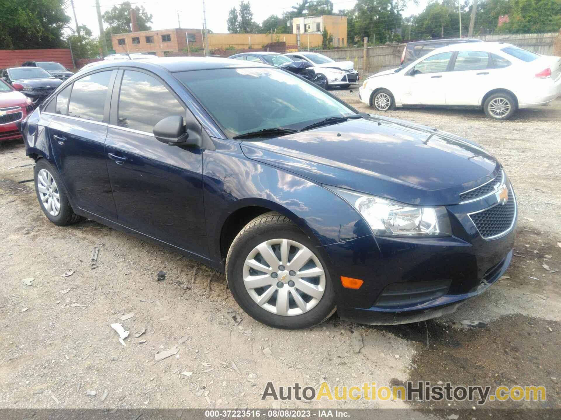 CHEVROLET CRUZE LS, 1G1PC5SH4B7242041