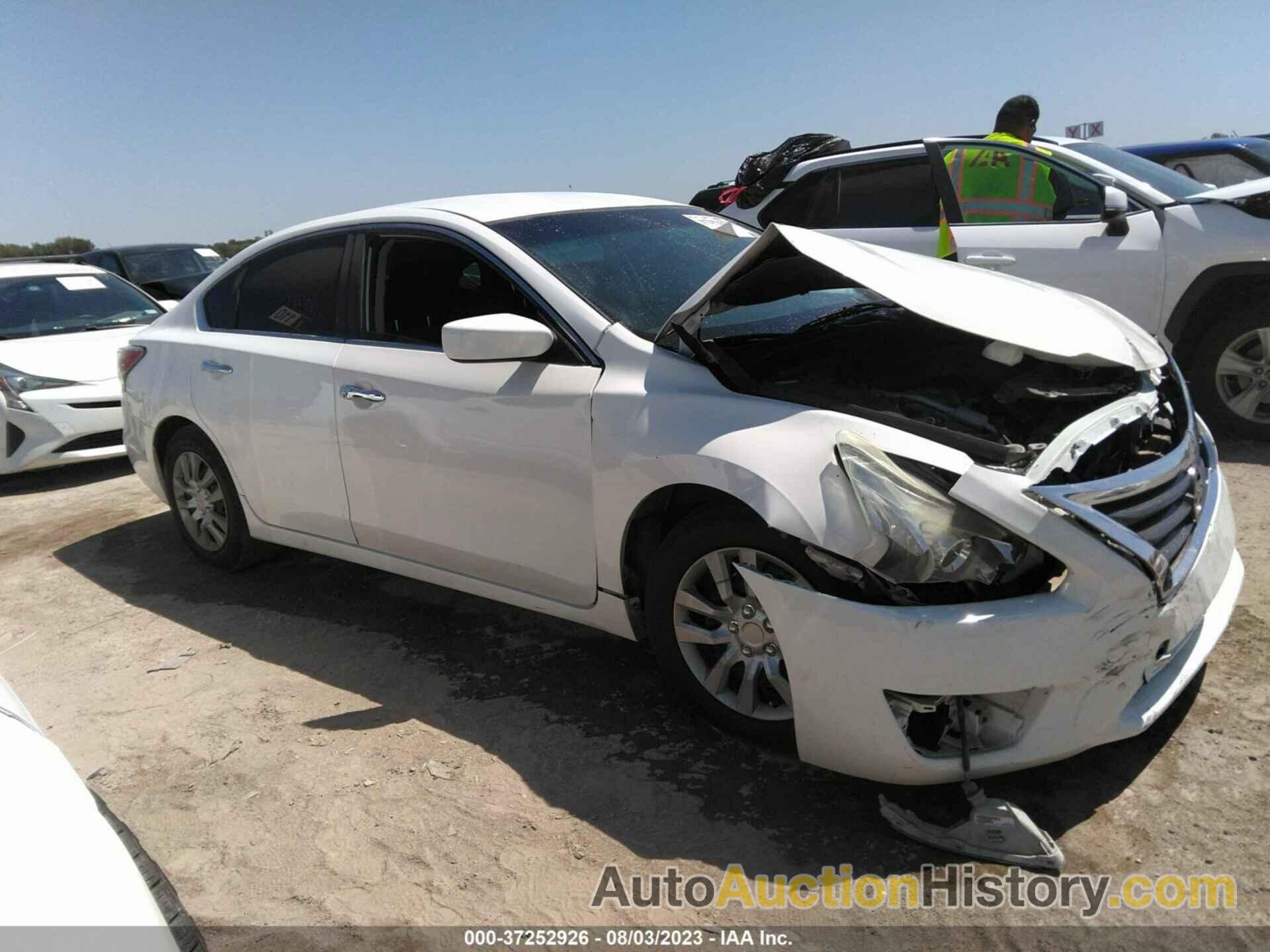 NISSAN ALTIMA 2.5, 1N4AL3AP5FC294419