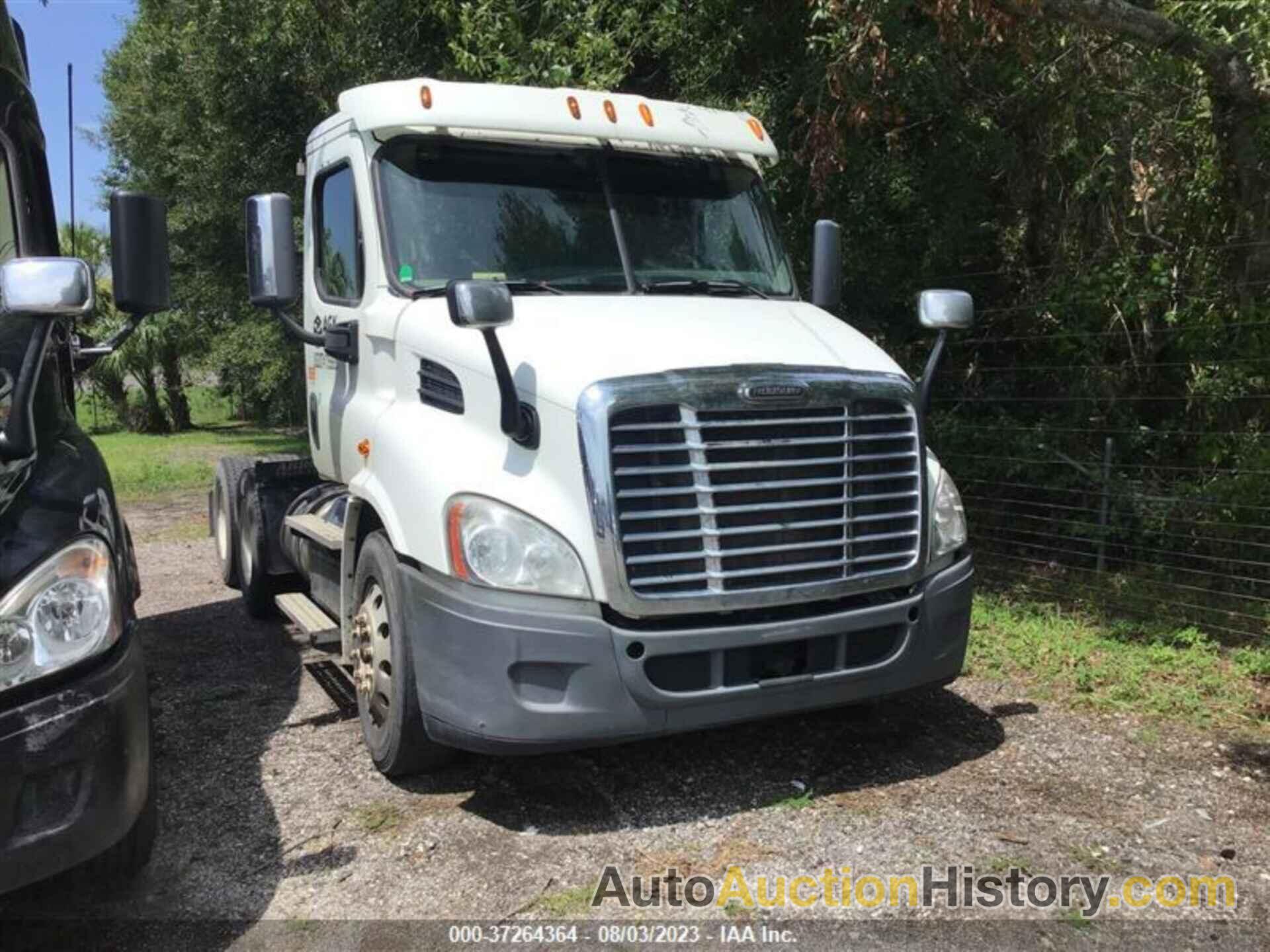 FREIGHTLINER CASCADIA 113, 1FUJGBDV4ELFT2970