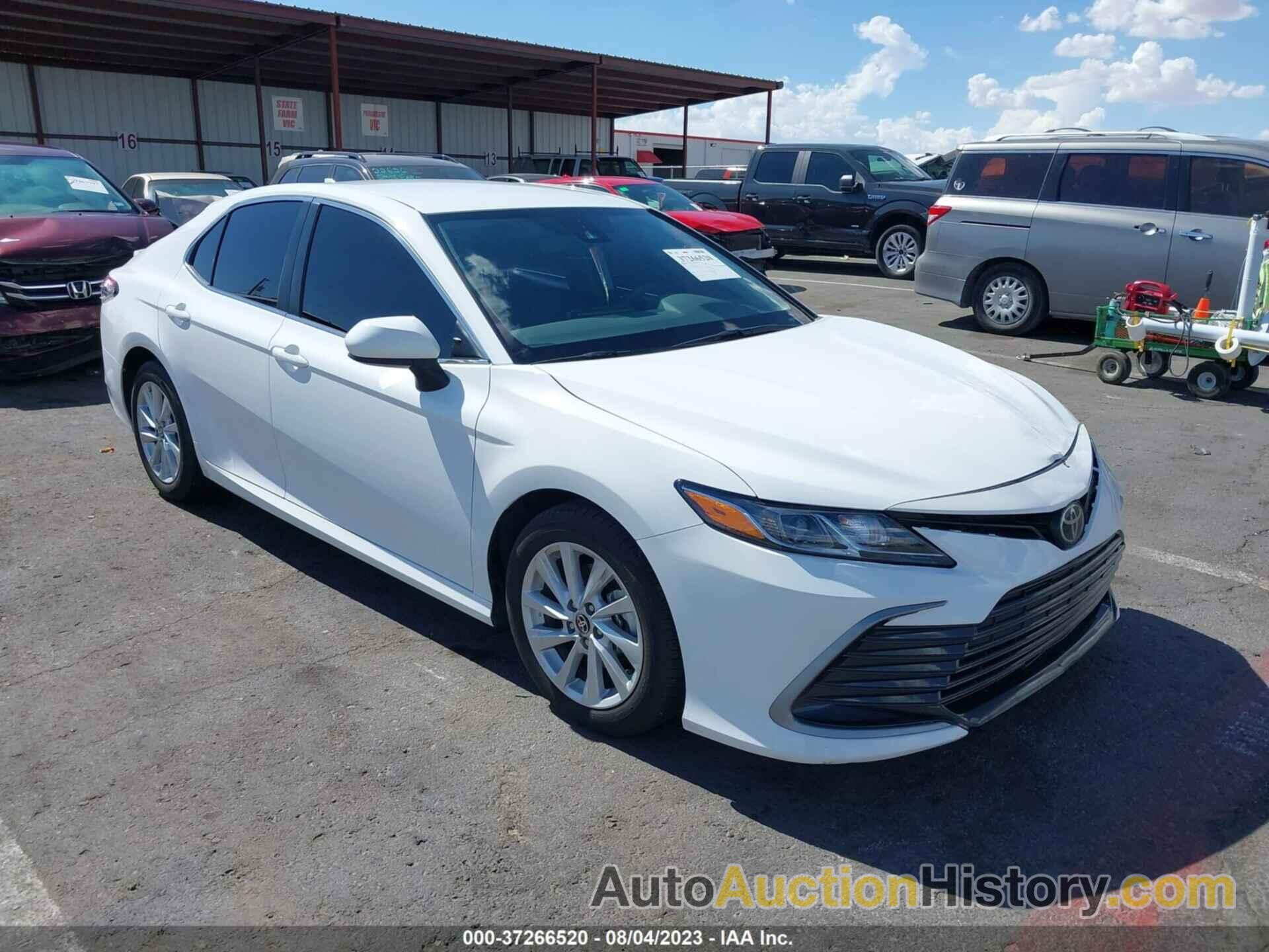 TOYOTA CAMRY LE, 4T1C11AK3PU102388