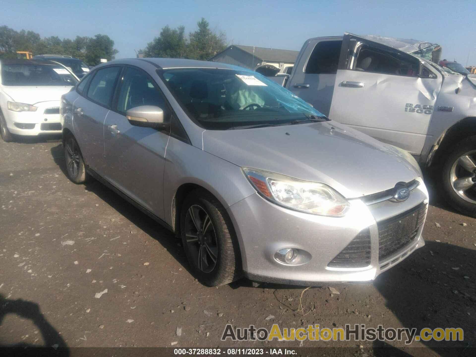 FORD FOCUS SE, 1FAHP3F2XCL278292