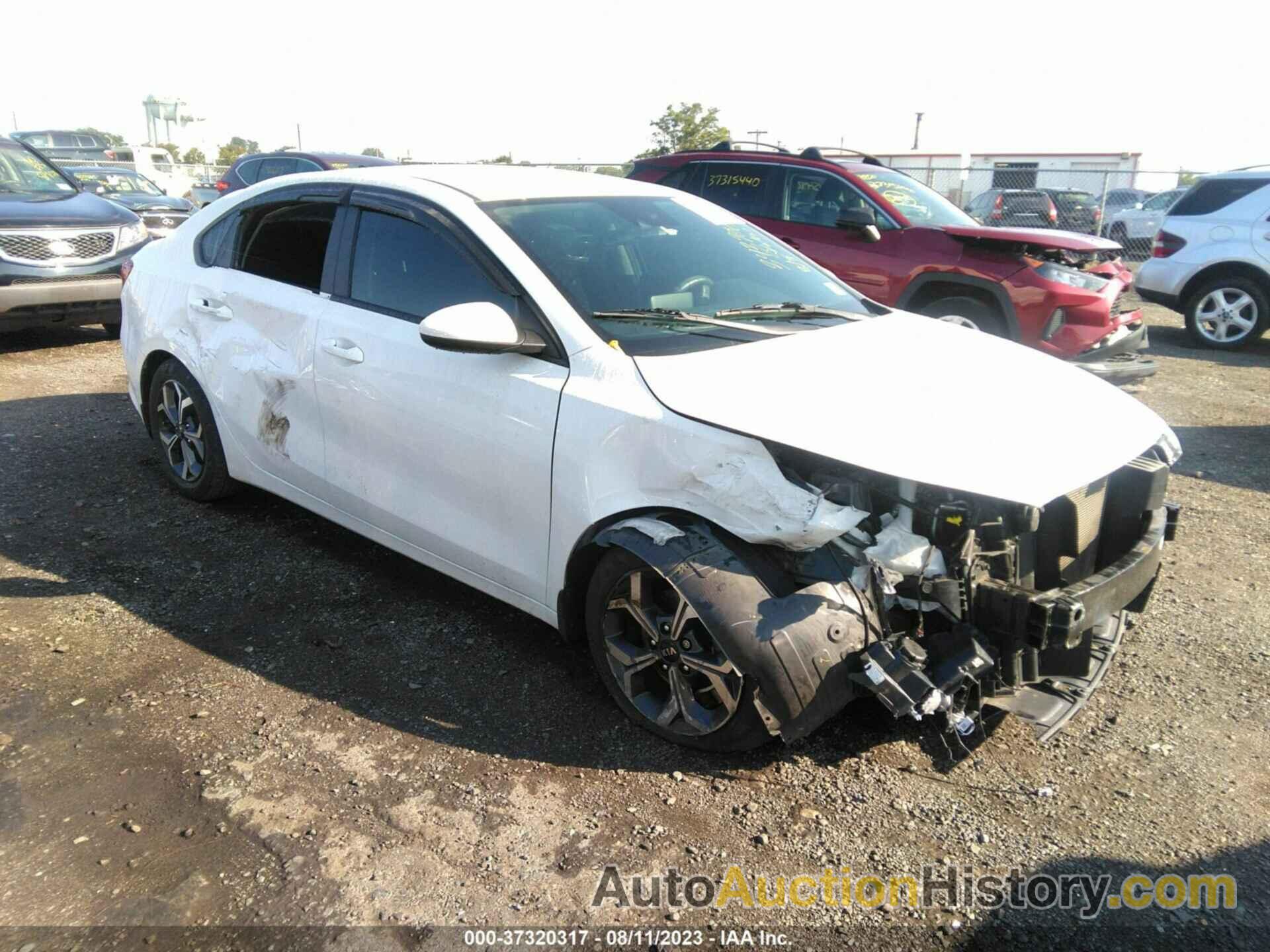 KIA FORTE LXS, 3KPF24AD8LE252264