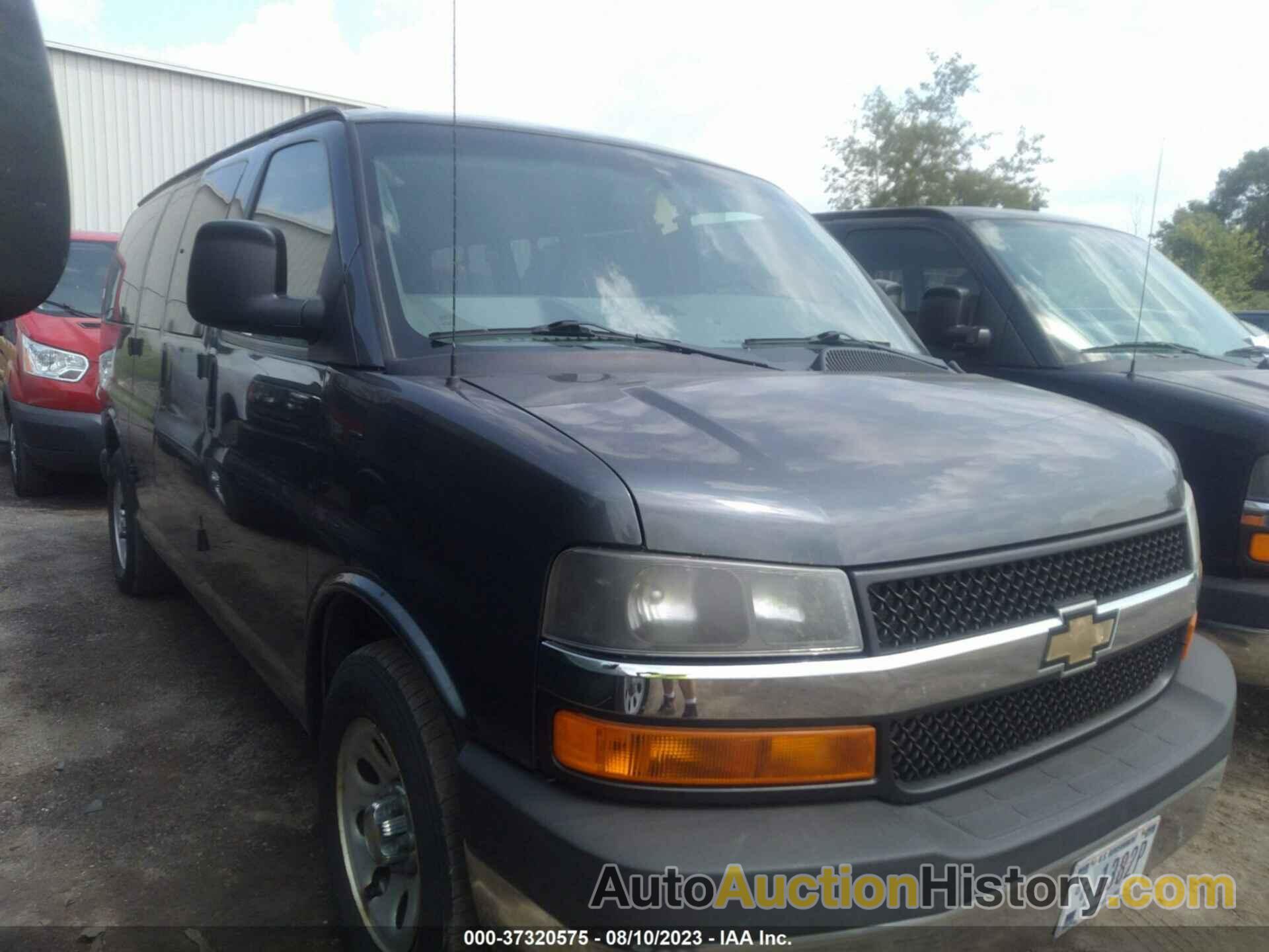 CHEVROLET EXPRESS PASSENGER LT, 1GNSHCF41E1196388