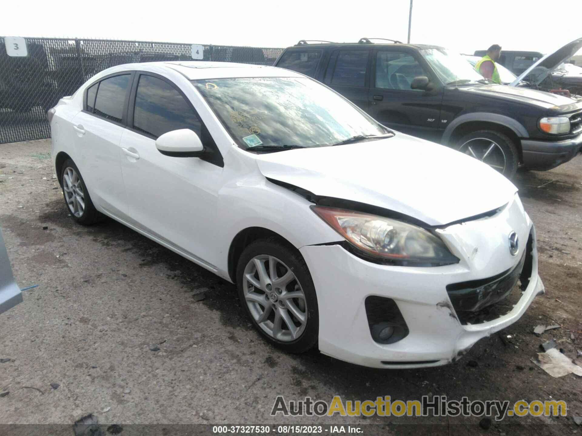 MAZDA 3 S, JM1BL1V5XC1503737