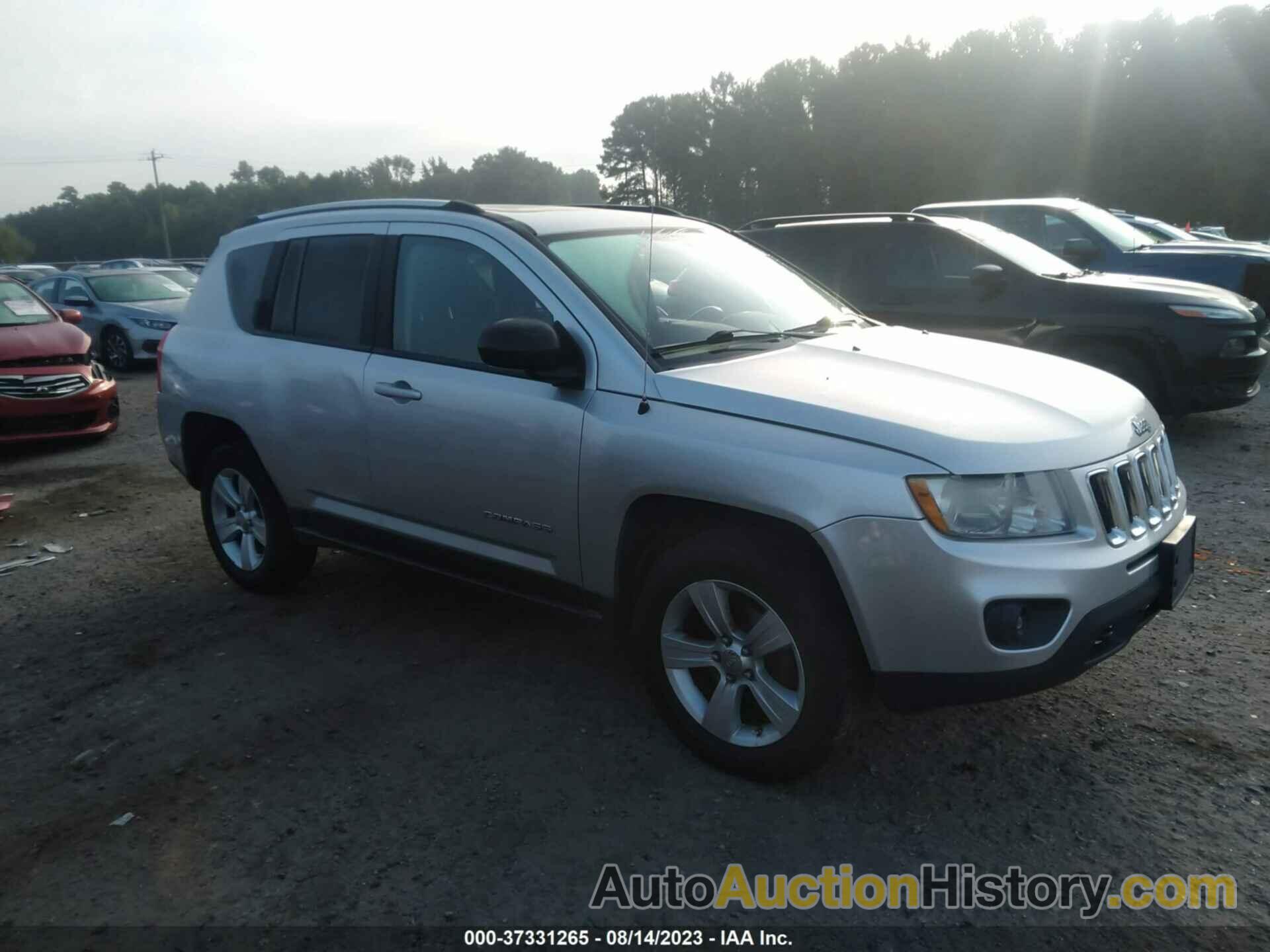 JEEP COMPASS LATITUDE, 1C4NJDEB2CD662115