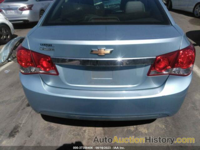 CHEVROLET CRUZE LS, 1G1PD5SH9C7157565