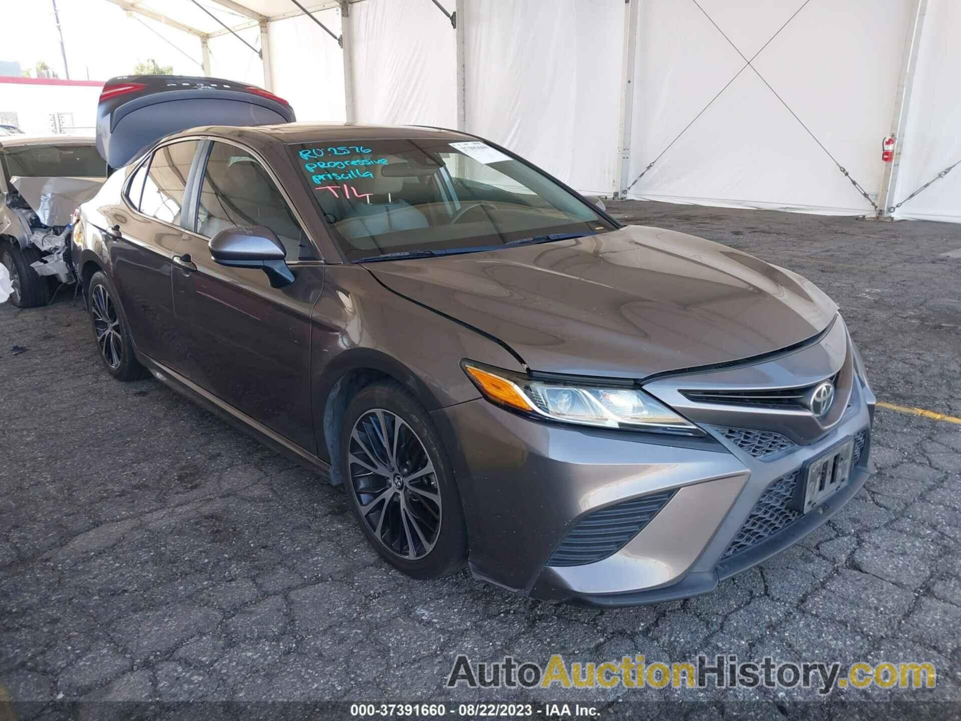 TOYOTA CAMRY LE/SE/XLE/L, 4T1B11HK0JU014004