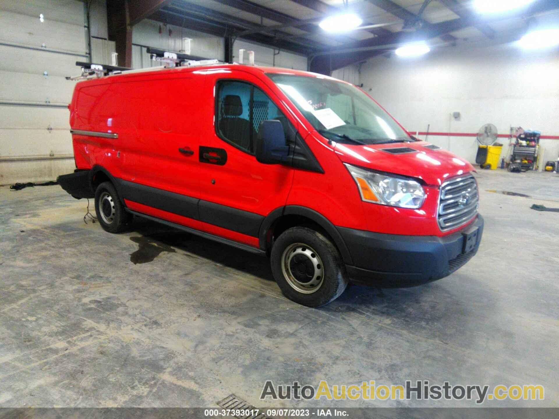 FORD TRANSIT VAN, 1FTYR1YM8HKA19045