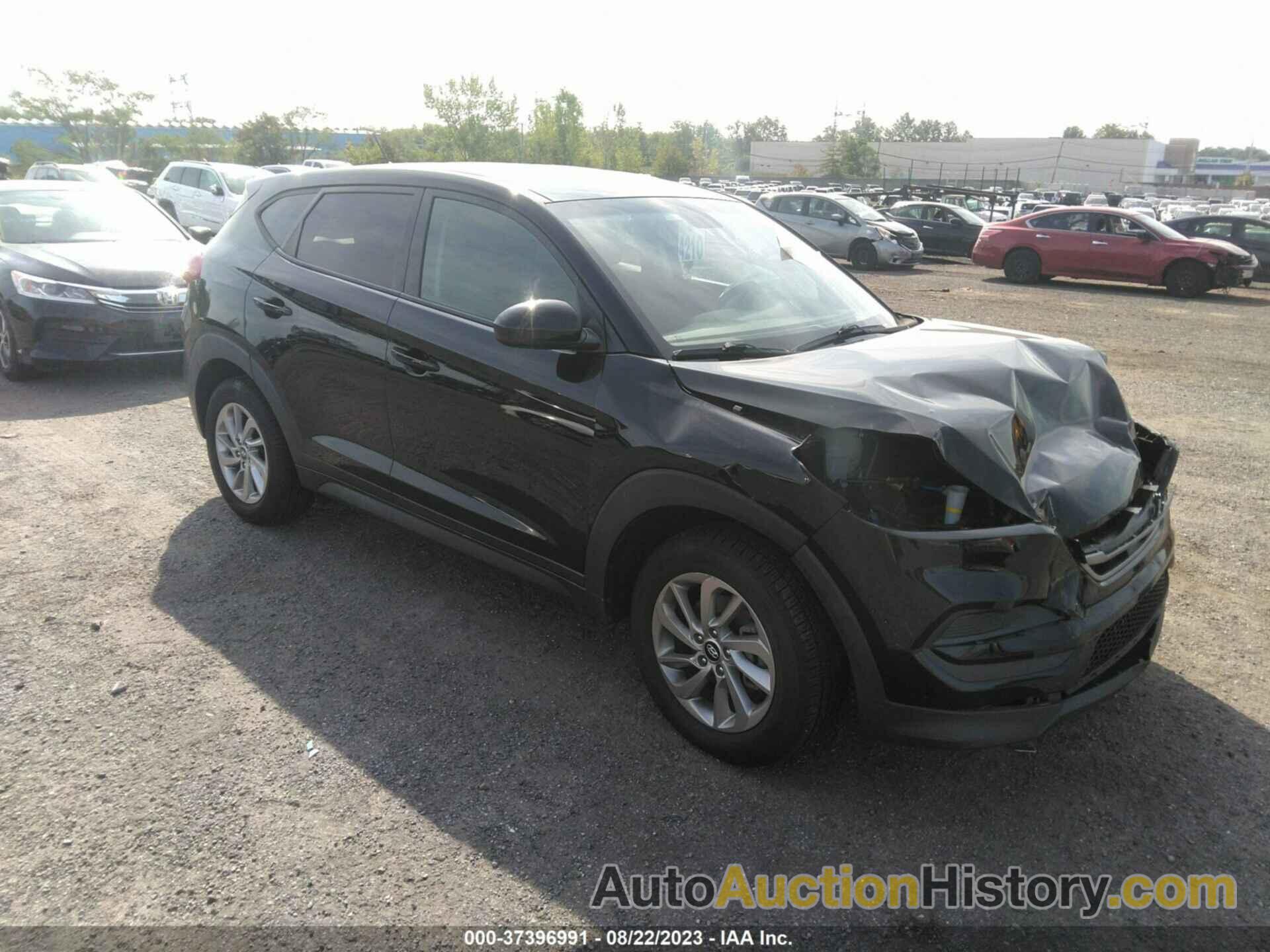 HYUNDAI TUCSON SE, KM8J2CA49JU766218