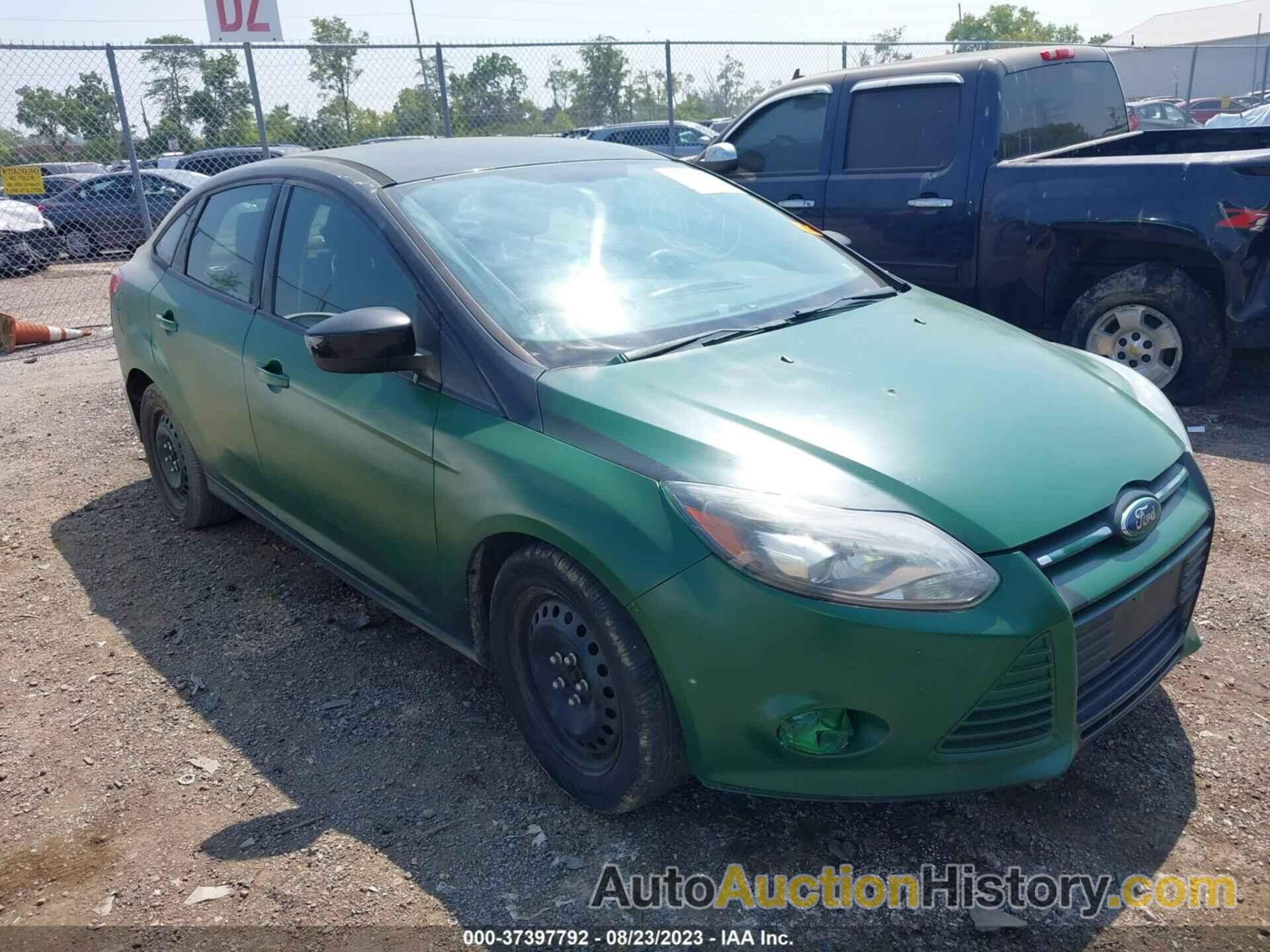 FORD FOCUS SE, 1FAHP3F2XCL164213