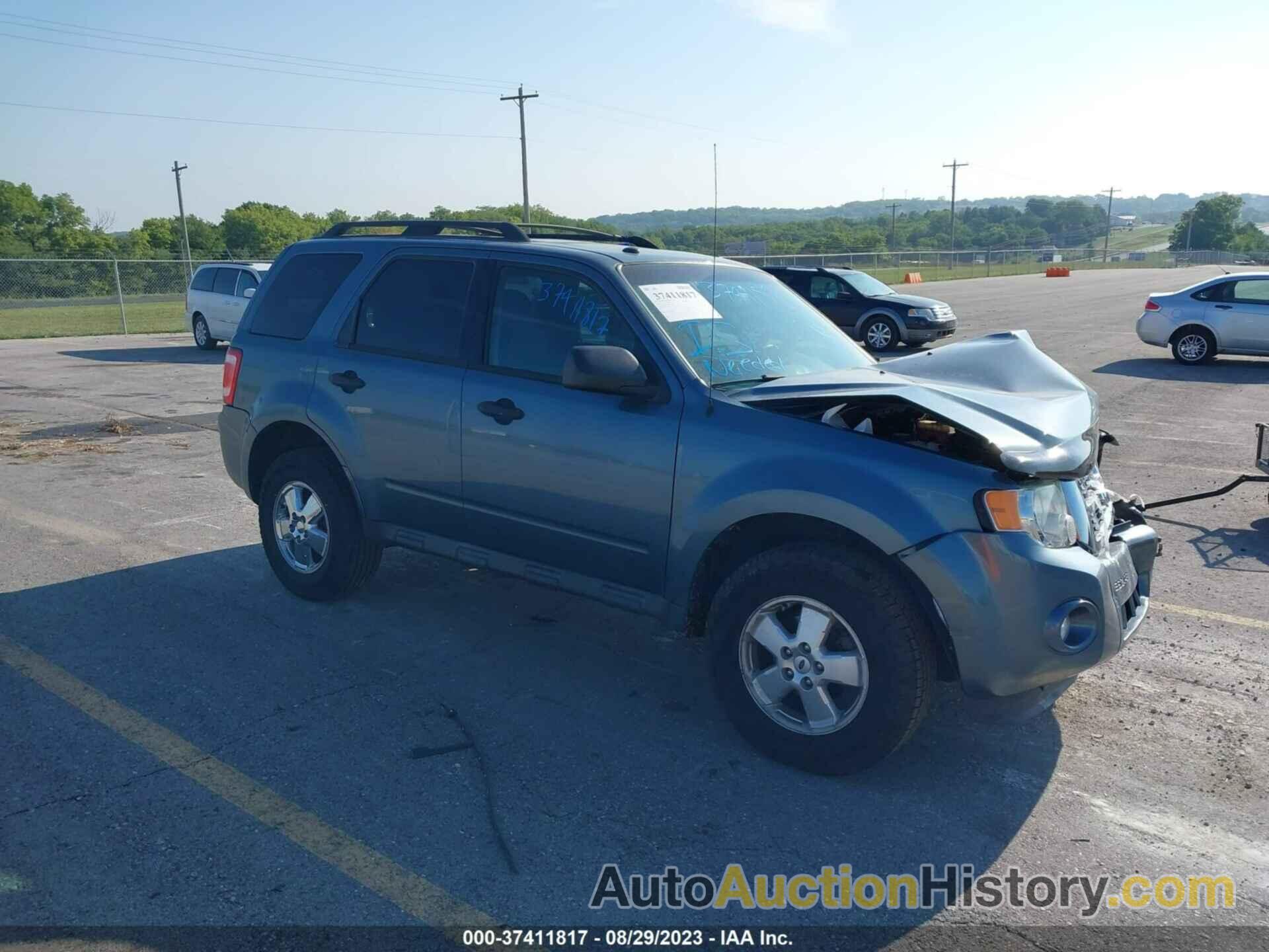 FORD ESCAPE XLT, 1FMCU0D78CKA05900