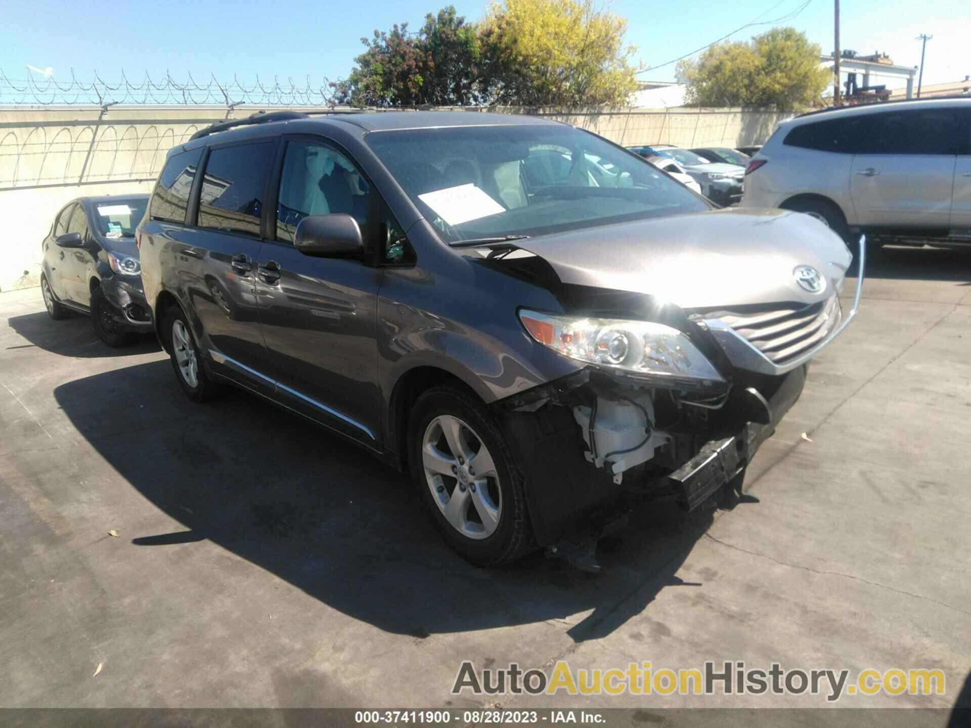 TOYOTA SIENNA LE, 5TDKK3DC5FS658721