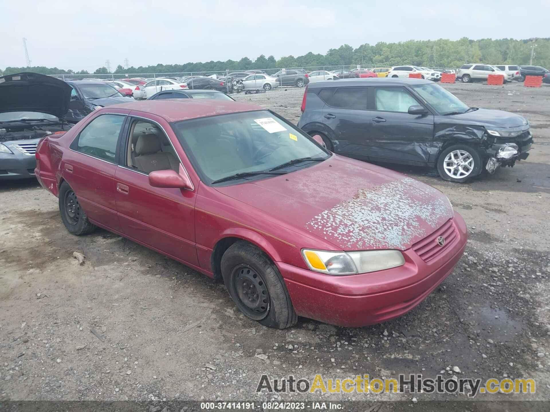 TOYOTA CAMRY LE/XLE/CE, 4T1BG22K5WU845888