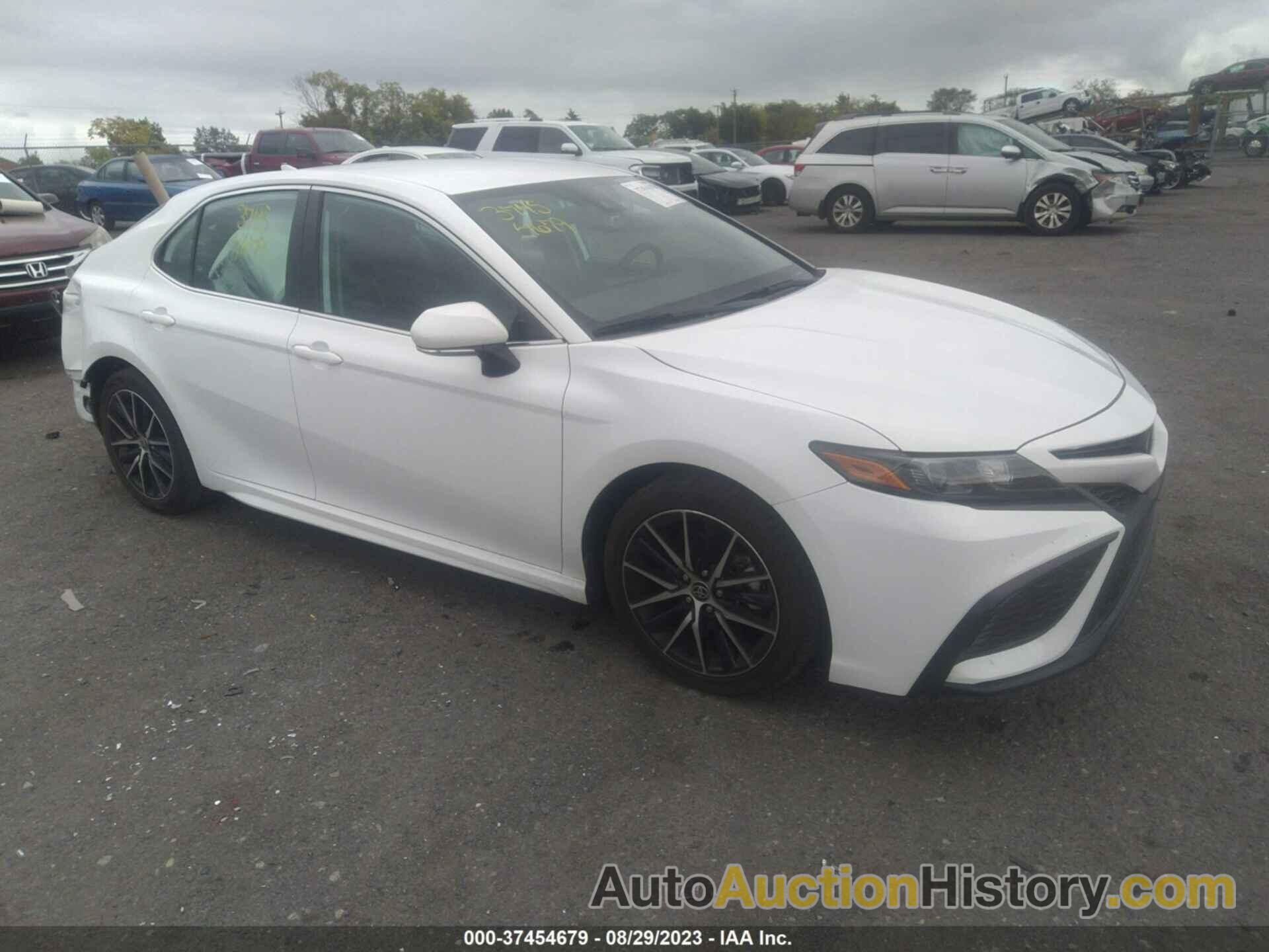 TOYOTA CAMRY SE, 4T1G11AK7NU697535