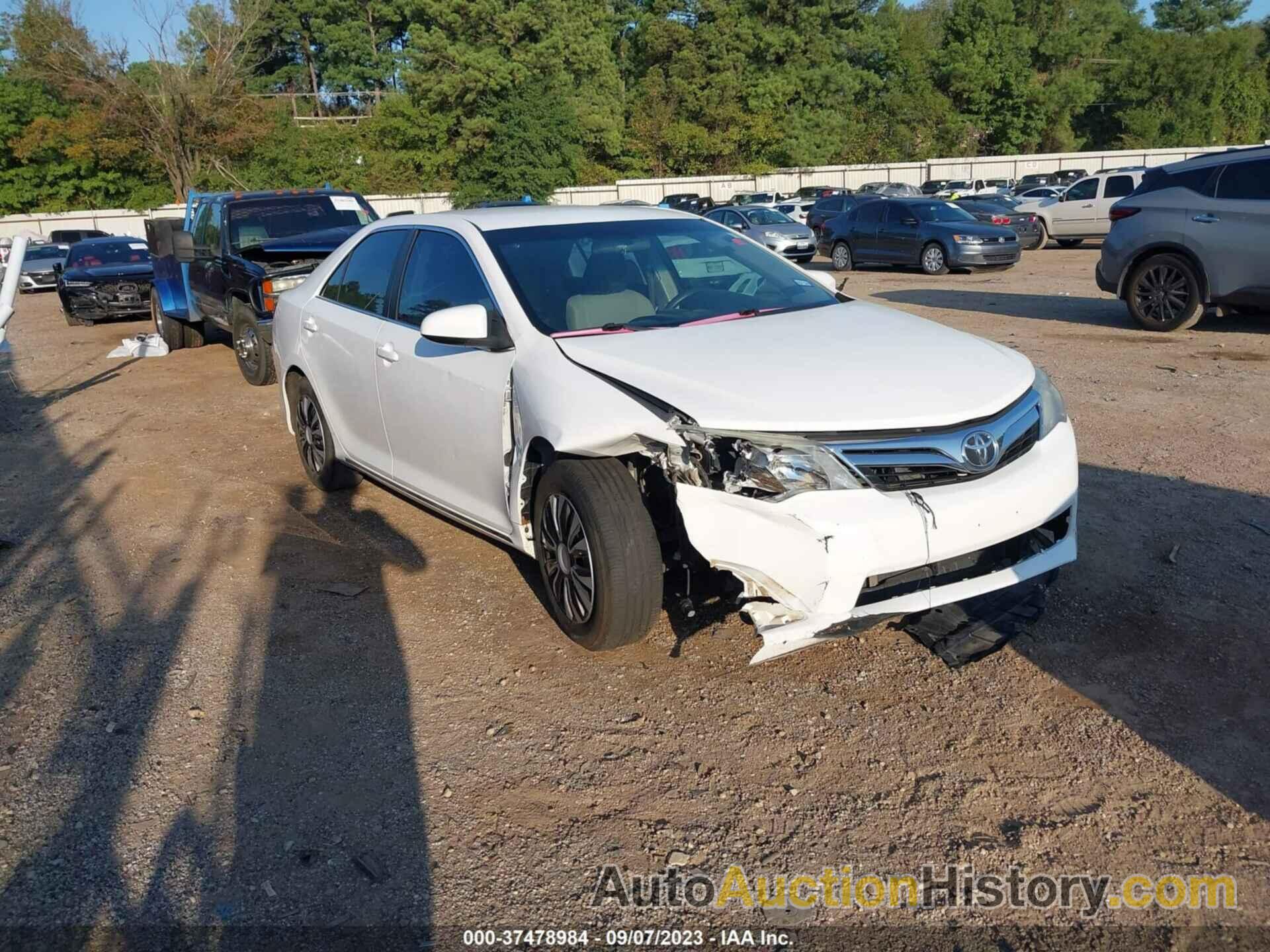 TOYOTA CAMRY LE, 4T1BF1FK1CU563279