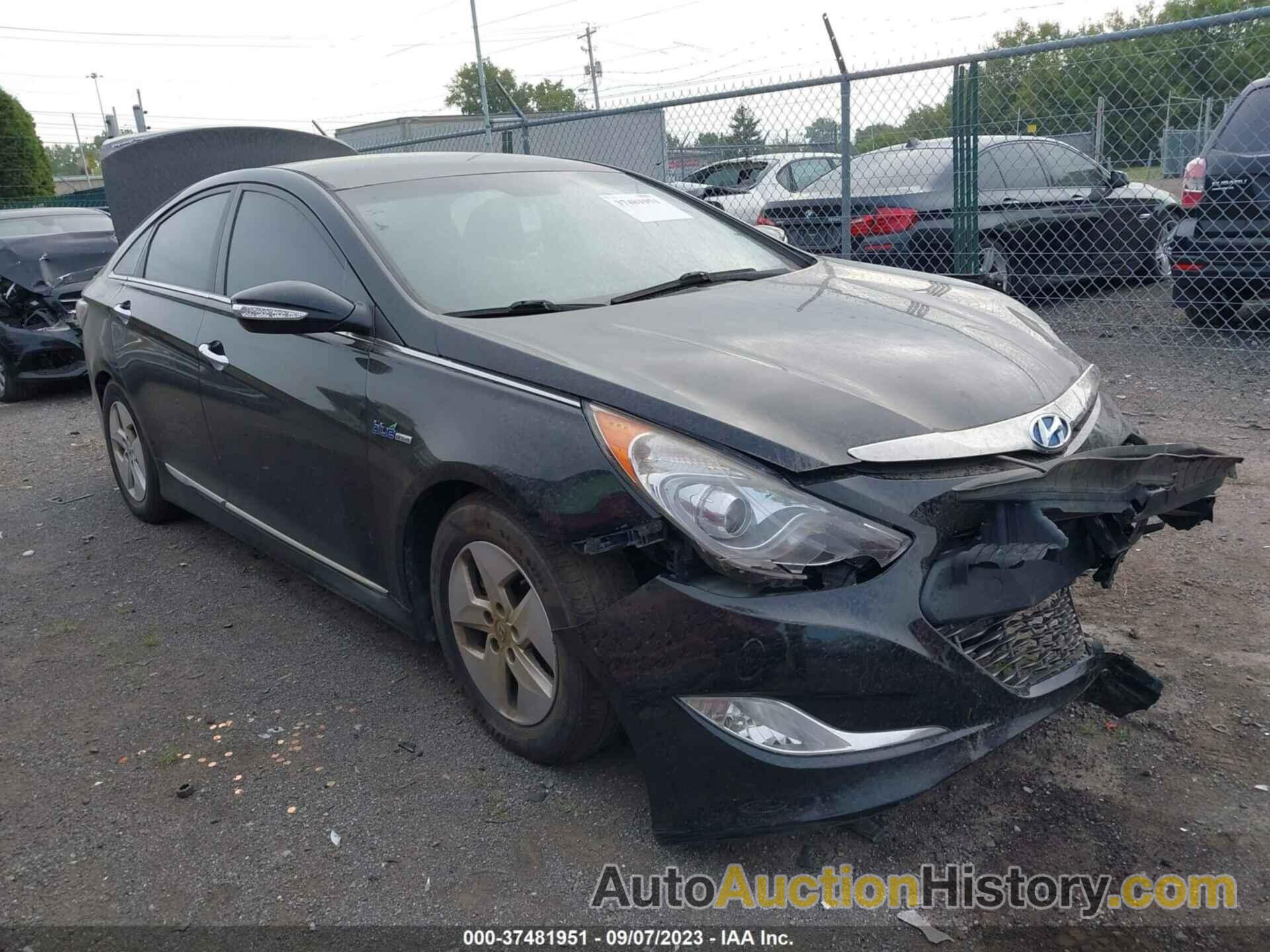 HYUNDAI SONATA HYBRID, KMHEC4A43CA041190