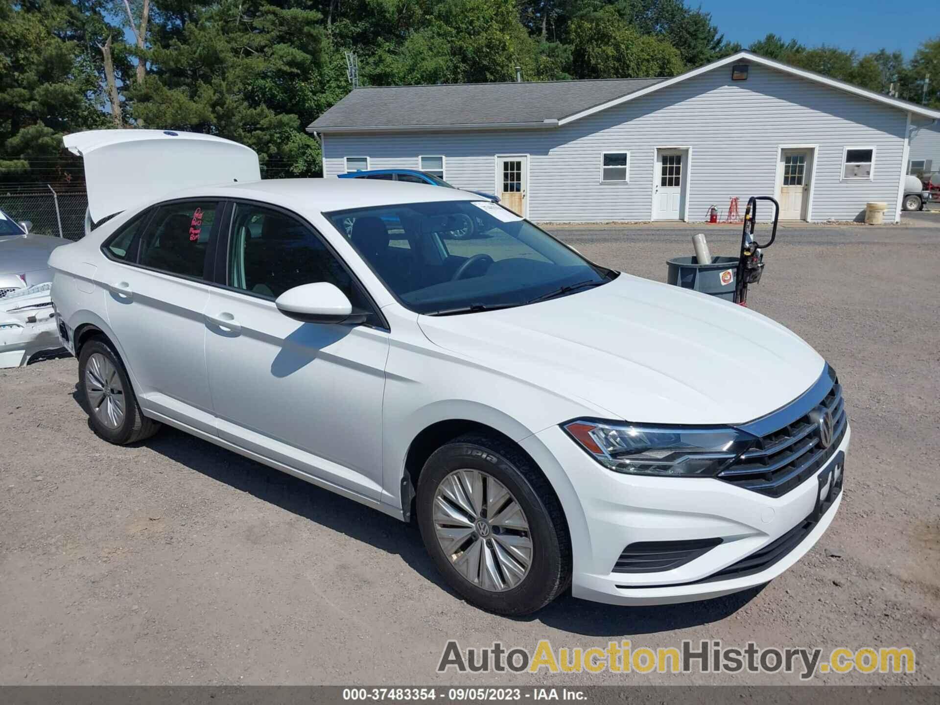 VOLKSWAGEN JETTA S/SE/R-LINE, 3VWC57BU0KM027011