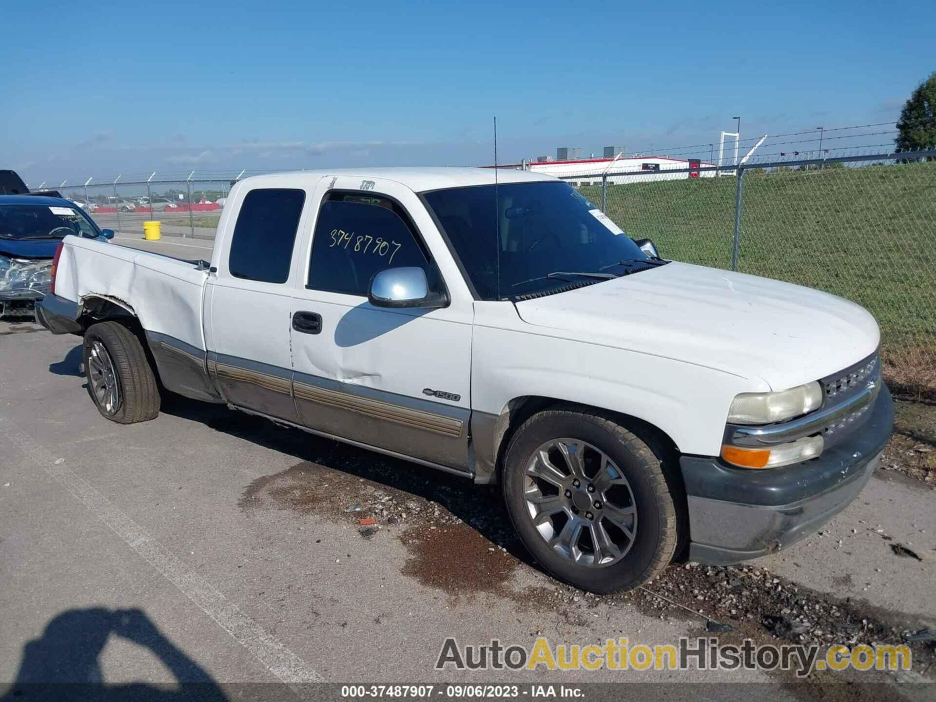 CHEVROLET SILVERADO 1500 LS, 2GCEC19VX11318229