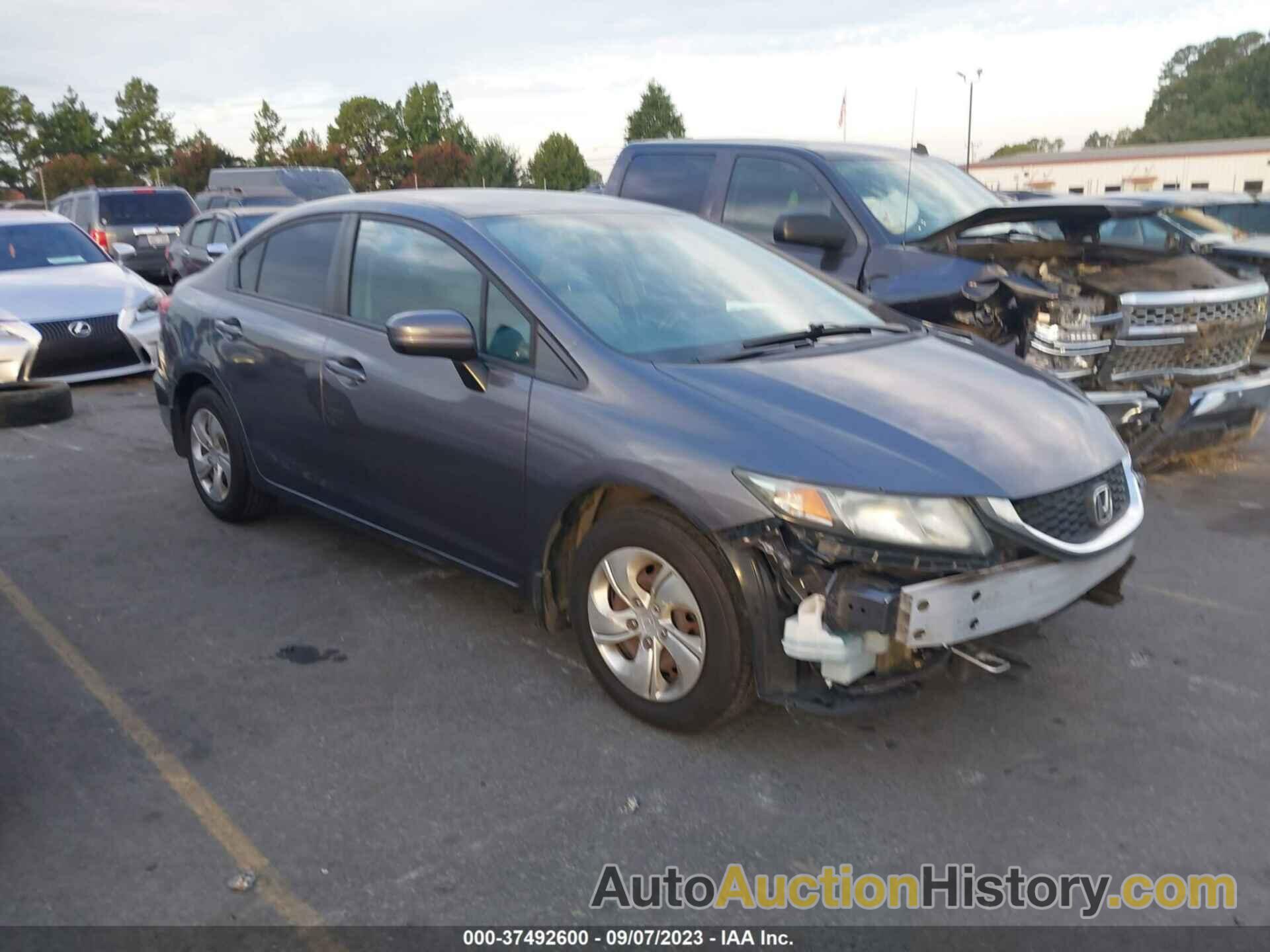 HONDA CIVIC SEDAN LX, 19XFB2F57EE011790