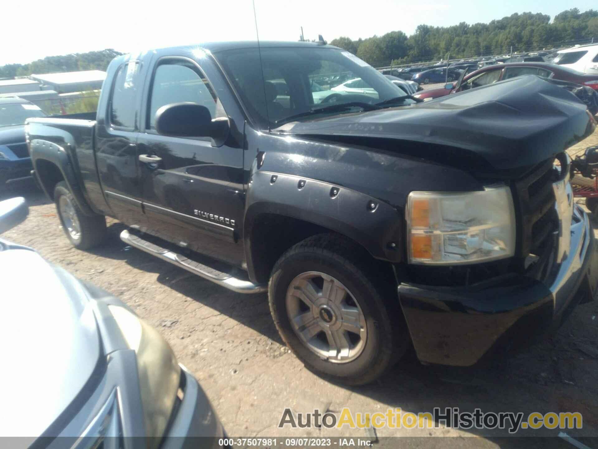 CHEVROLET SILVERADO 1500 LT, 1GCSKSE31AZ133476