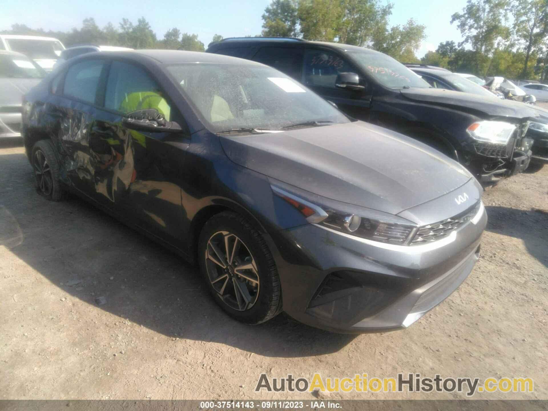 KIA FORTE LXS, 3KPF24AD9PE555611