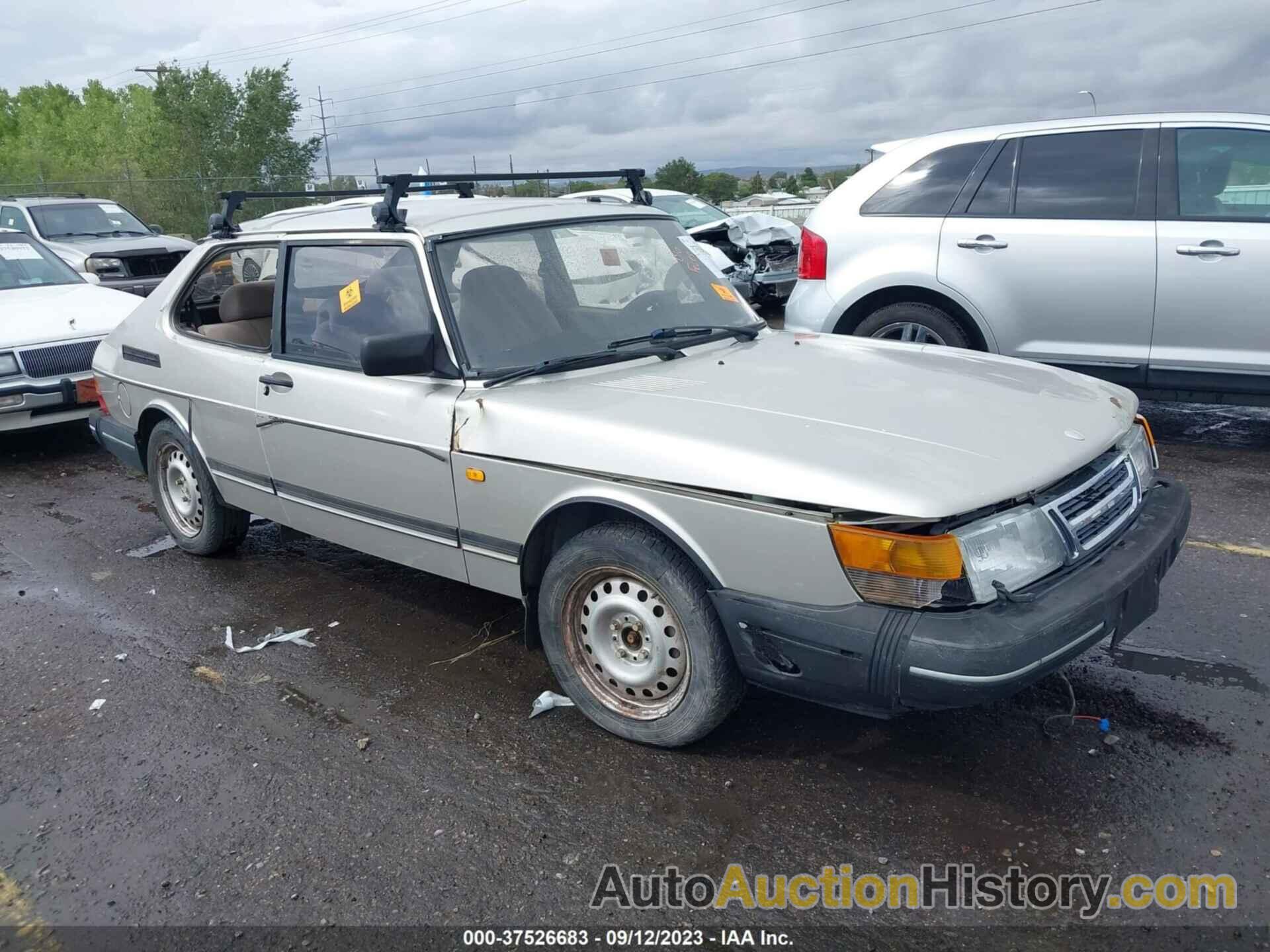 SAAB 900 S, YS3AK35E4P2000790