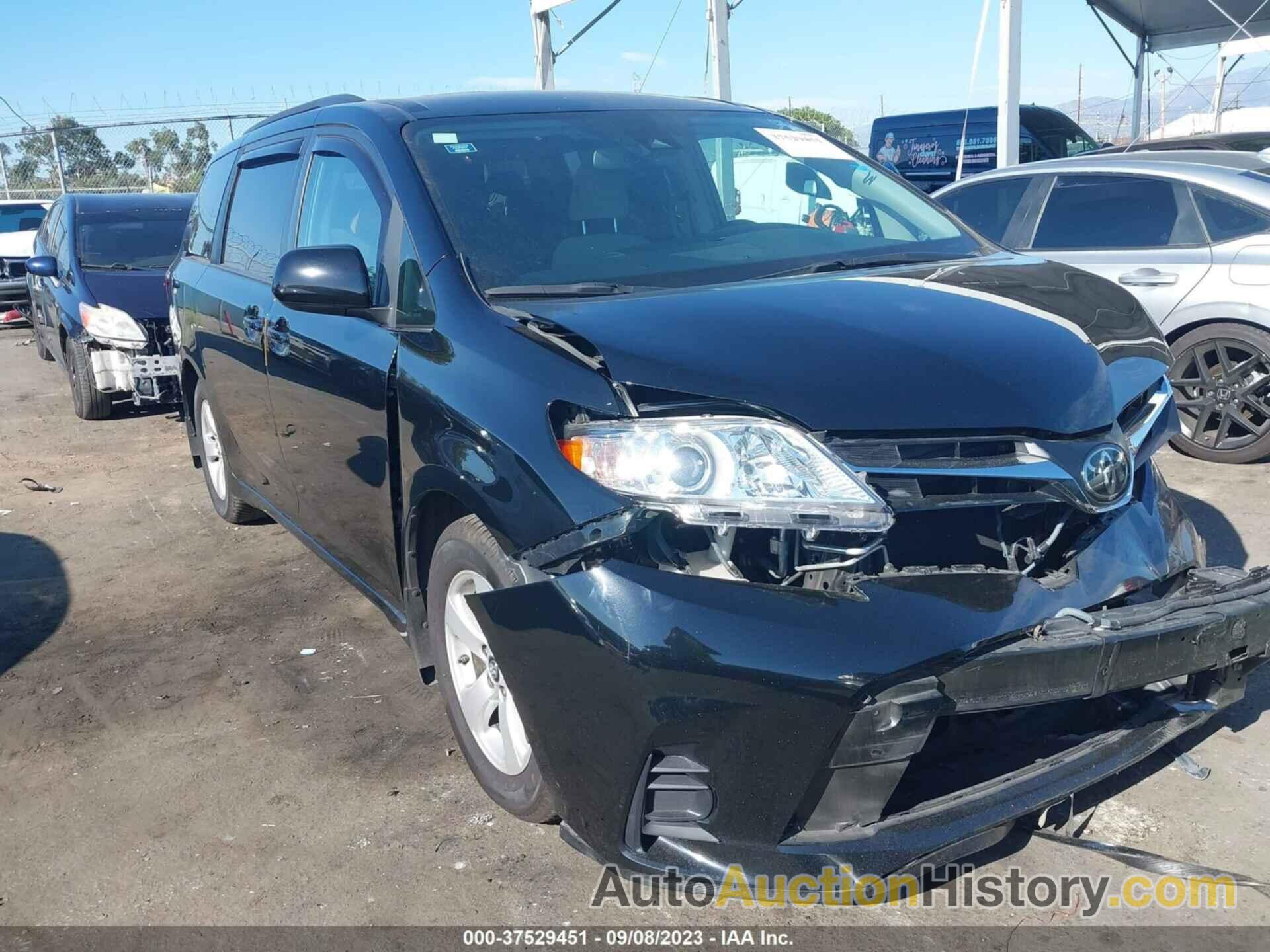 TOYOTA SIENNA LE, 5TDKZ3DC2JS964943