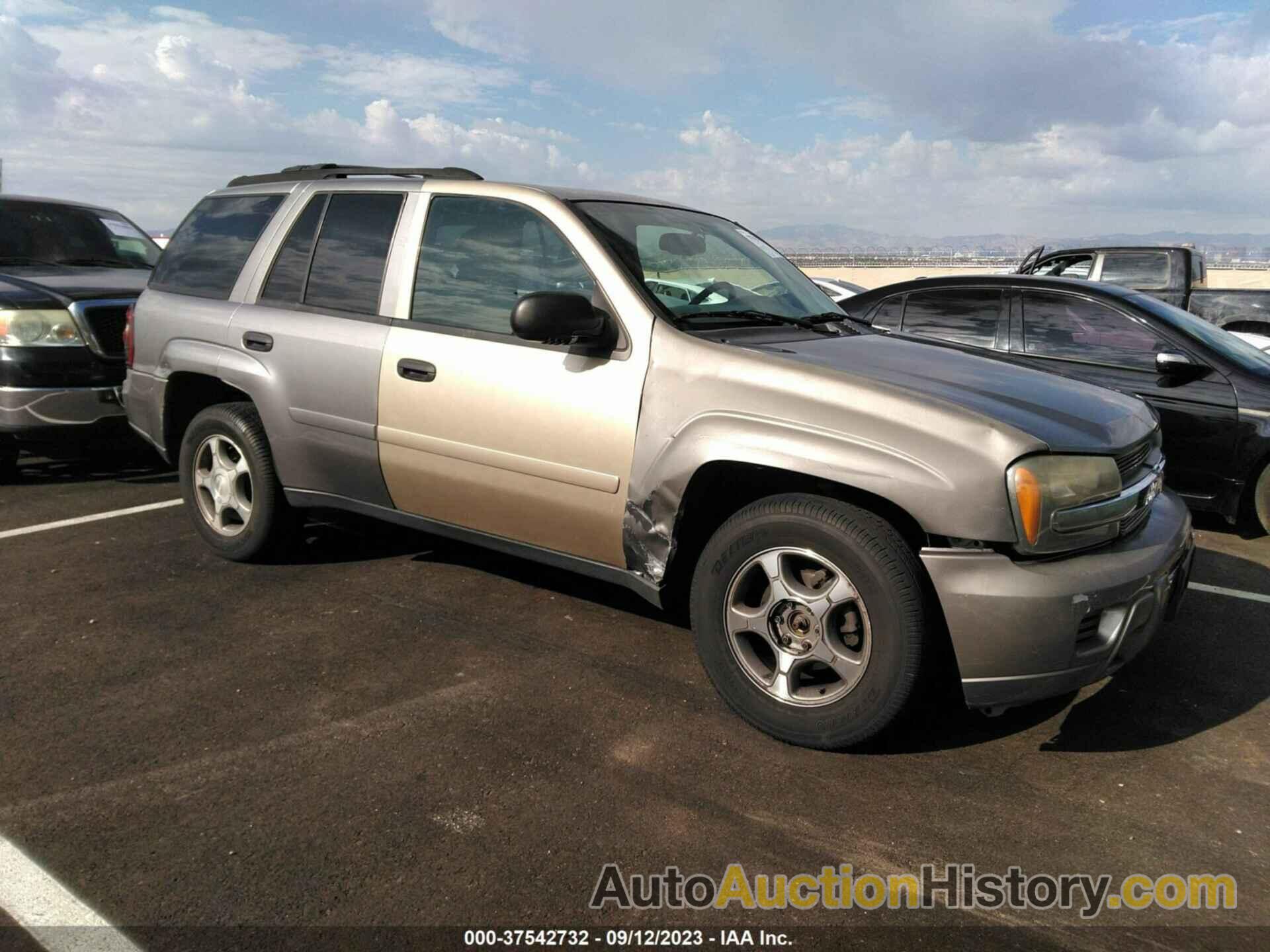 CHEVROLET TRAILBLAZER LS/LT, 1GNDT13S262359902