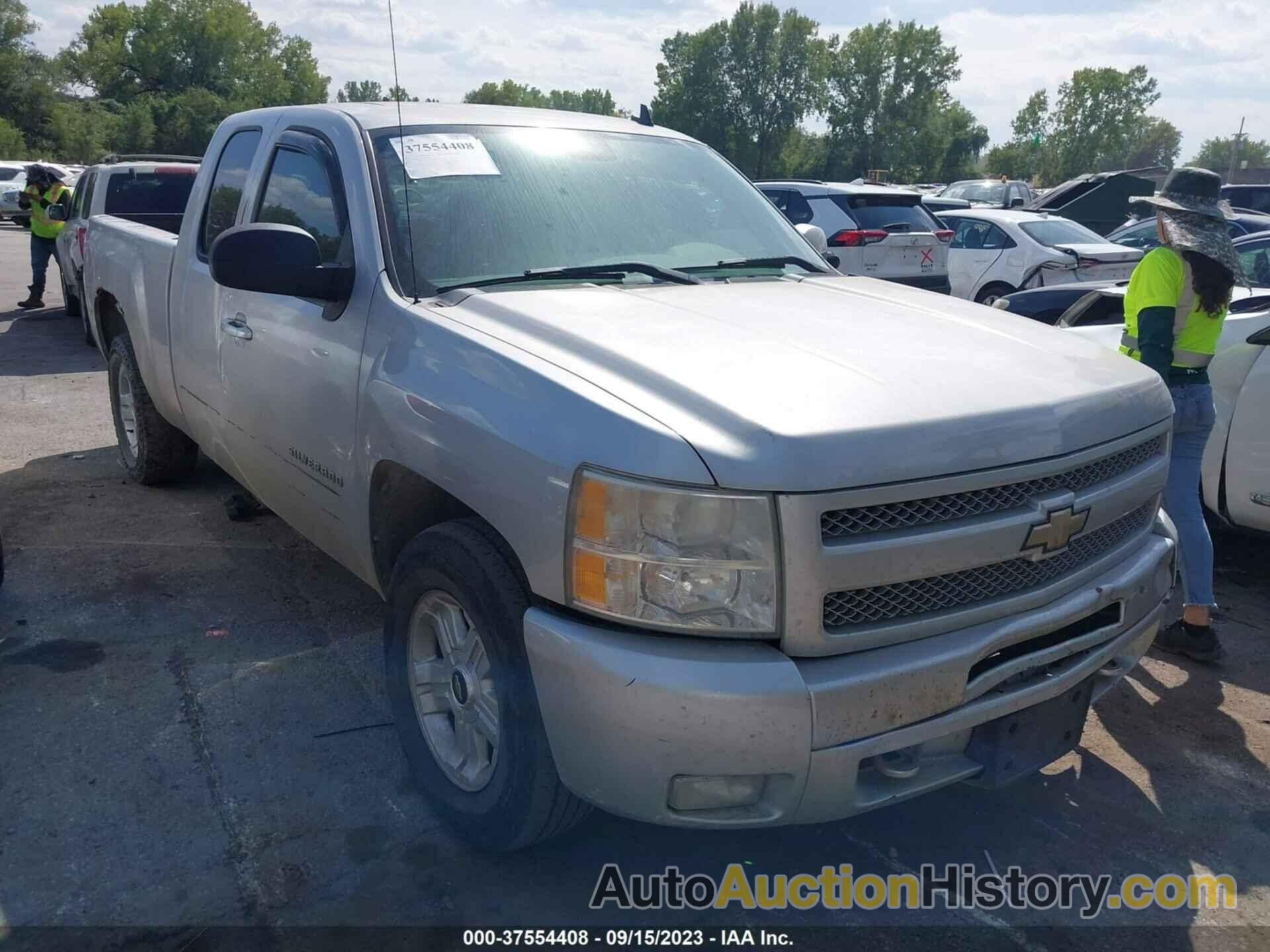 CHEVROLET SILVERADO 1500 LT, 1GCSKSE30AZ179235