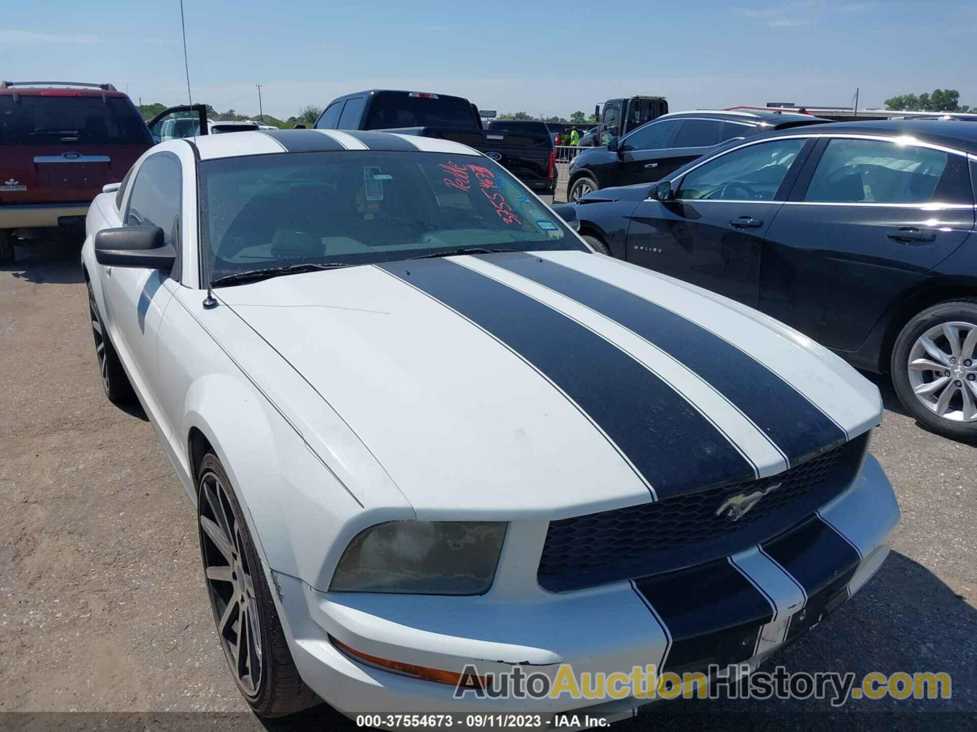 FORD MUSTANG DELUXE/PREMIUM, 1ZVFT80N855136752