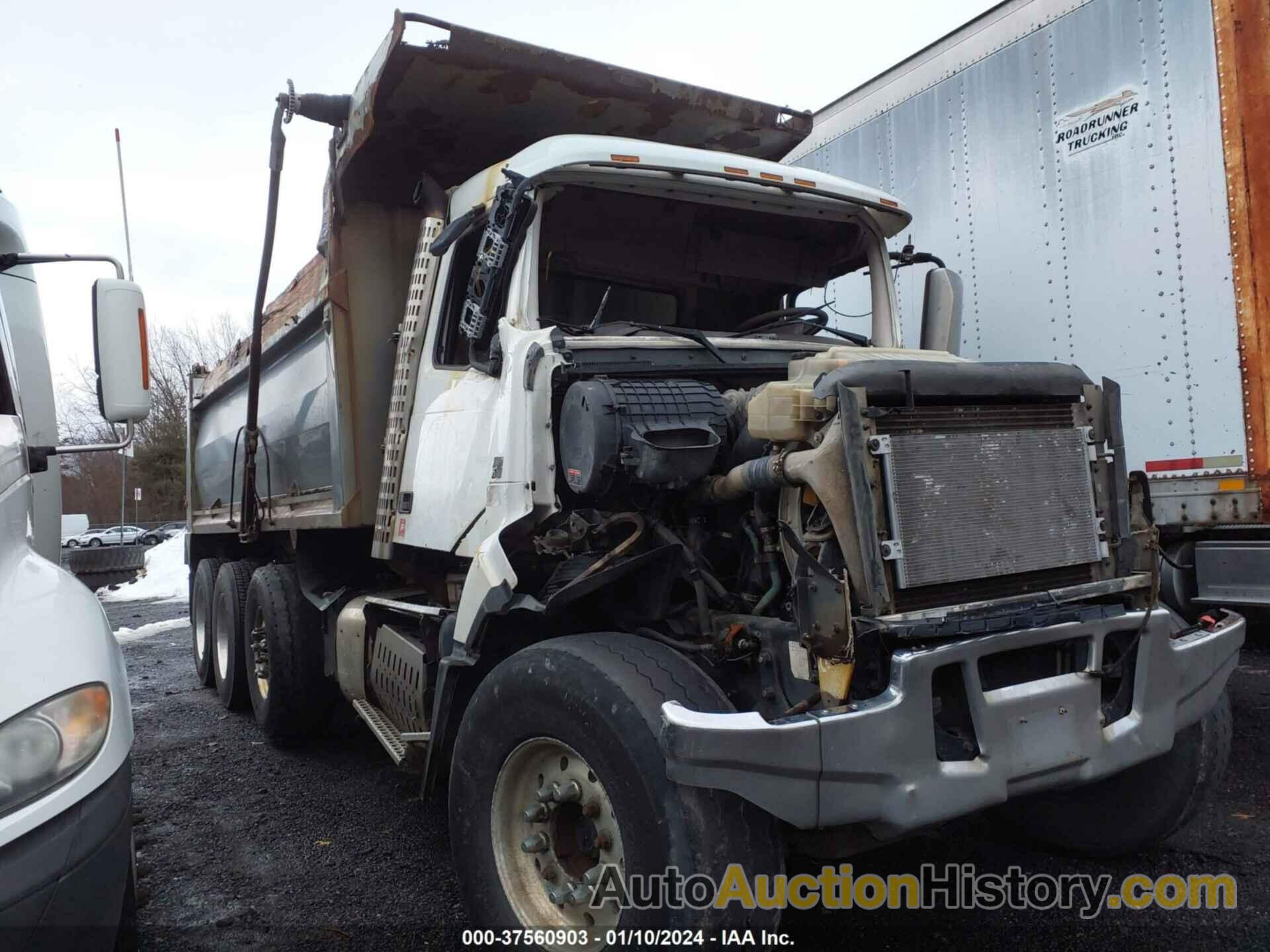 VOLVO VHD, 4V5KC9EJXDN131533