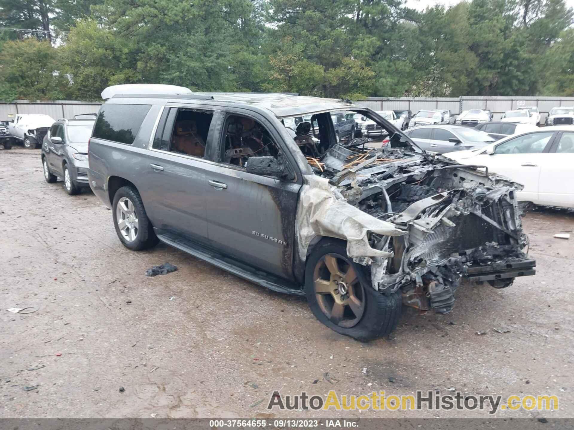 CHEVROLET SUBURBAN LT, 1GNSCHKC1JR396322