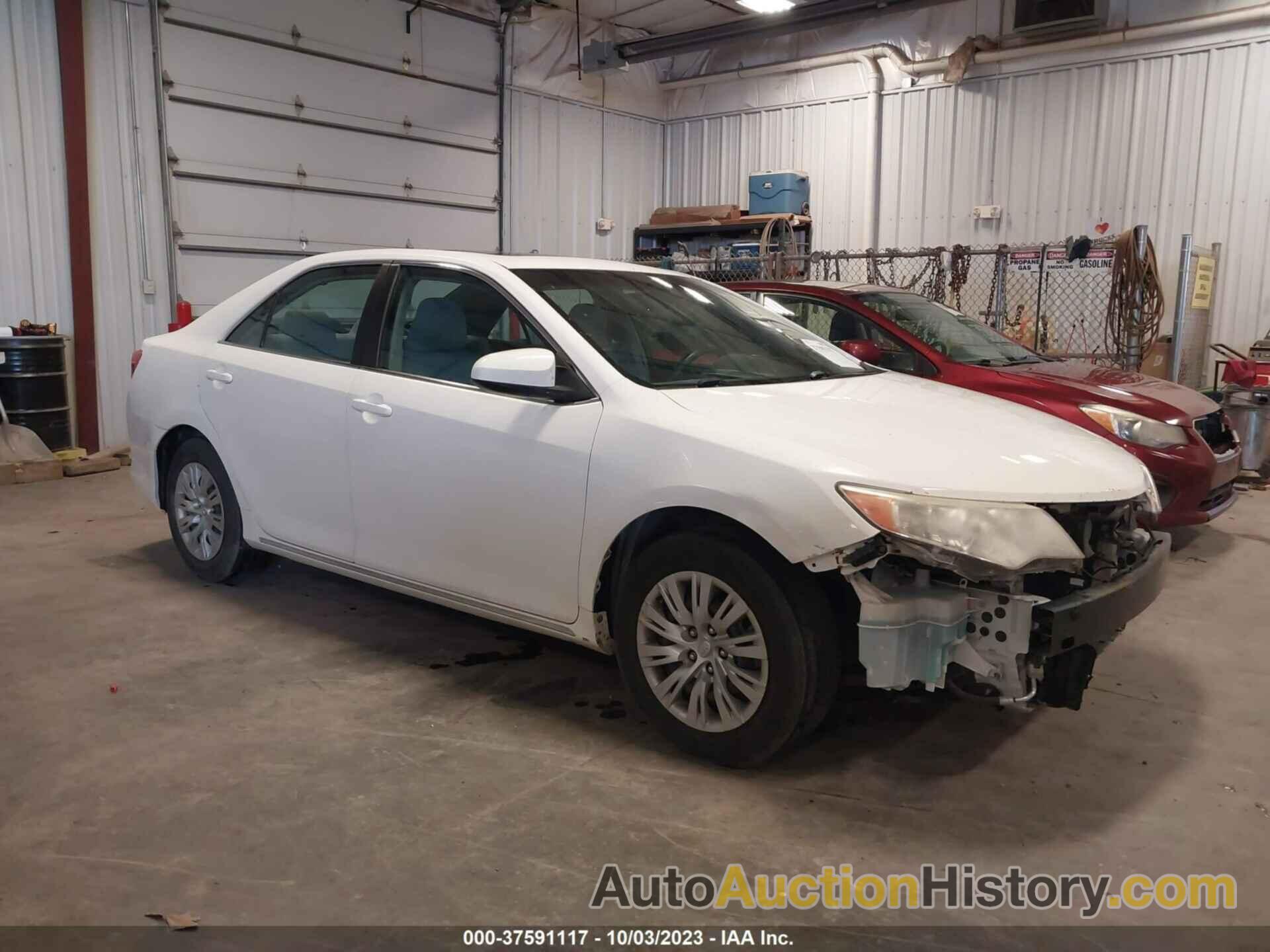 TOYOTA CAMRY LE, 4T4BF1FK0CR226432