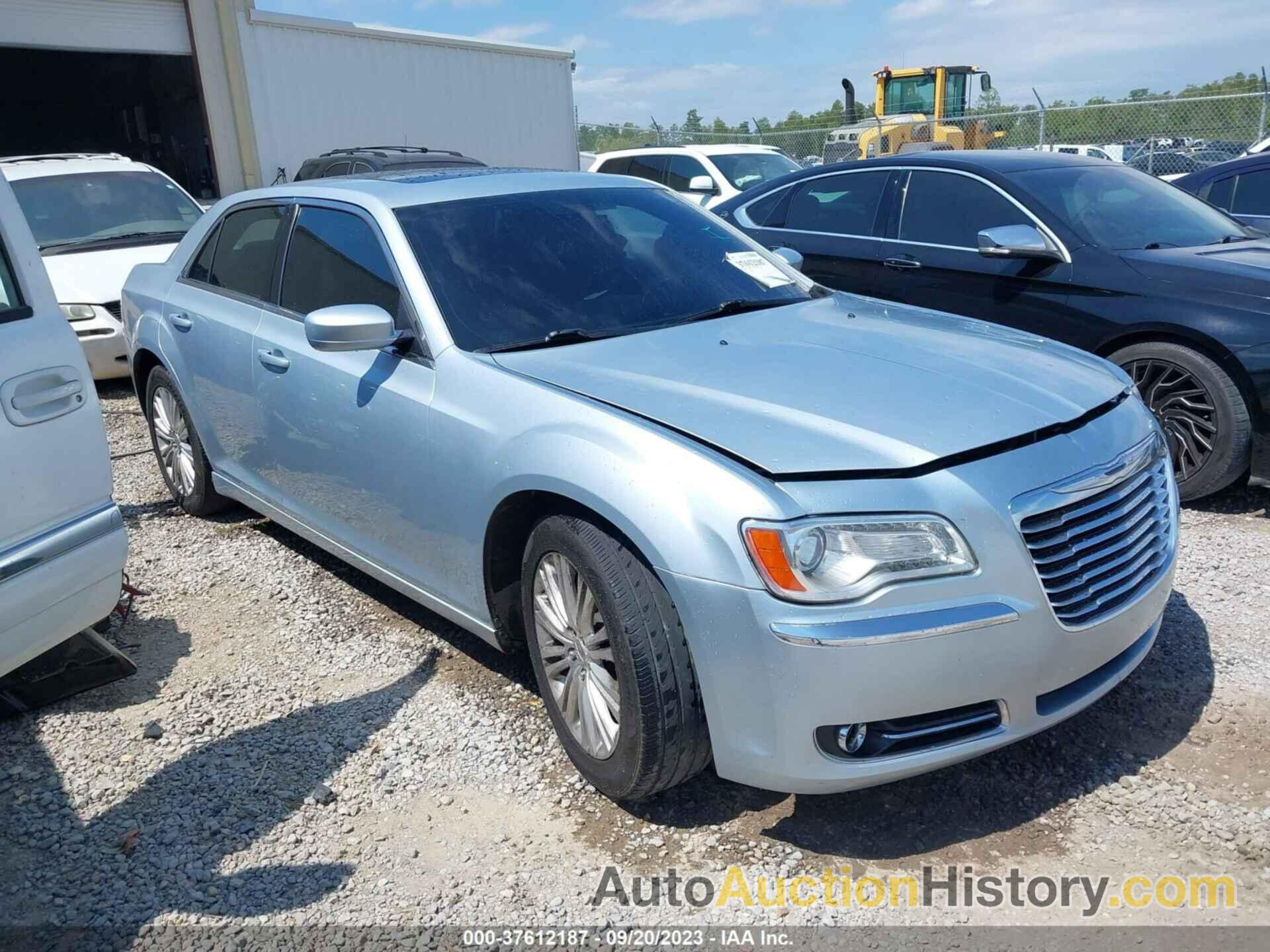 CHRYSLER 300, 2C3CCARG1DH589902