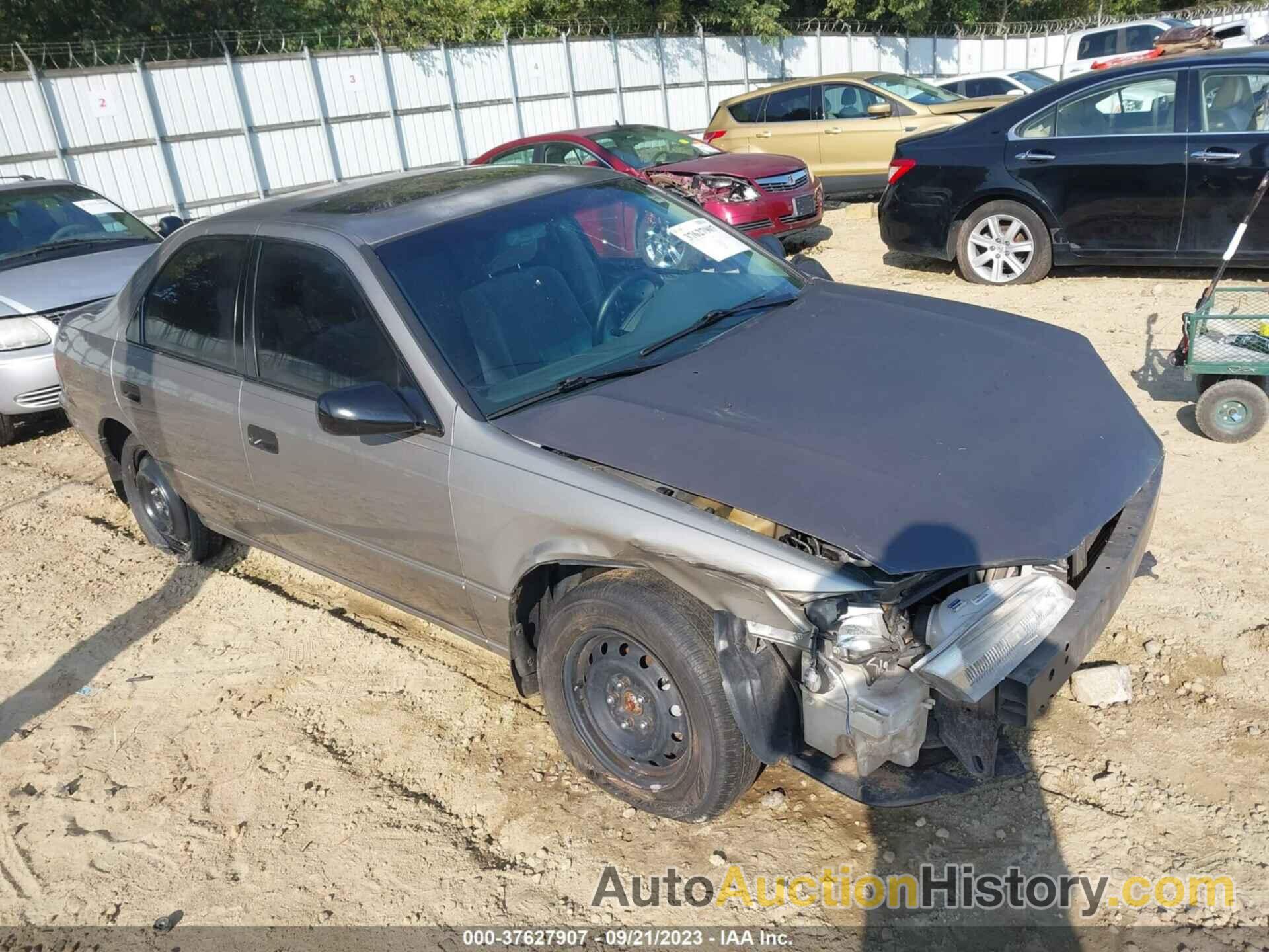 TOYOTA CAMRY LE, 4T1BG22K8WU307783