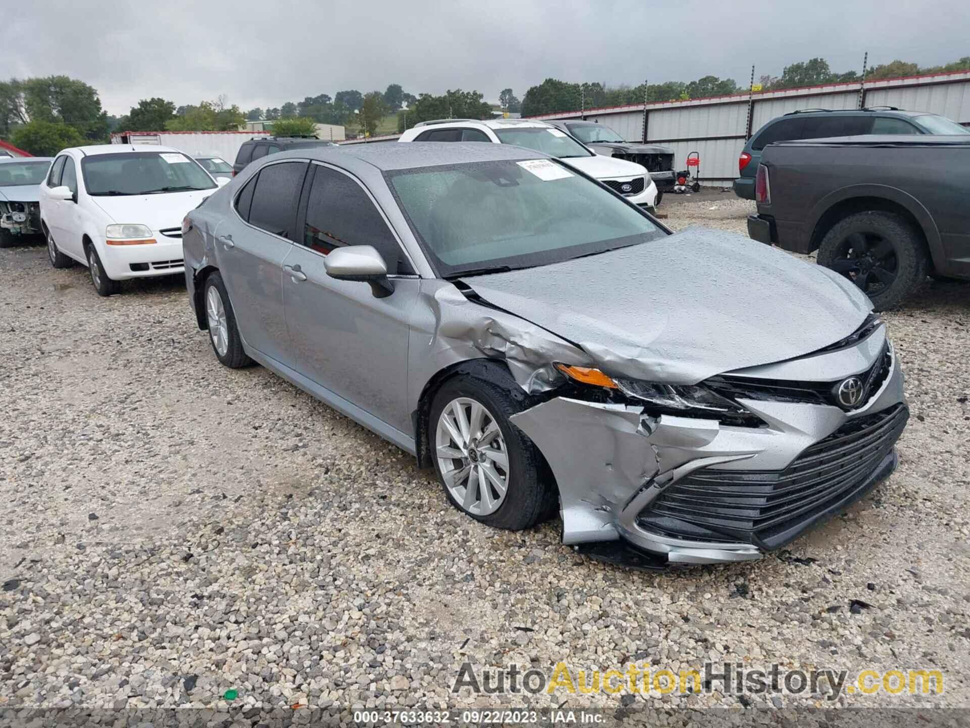 TOYOTA CAMRY LE, 4T1C11AK4NU693263