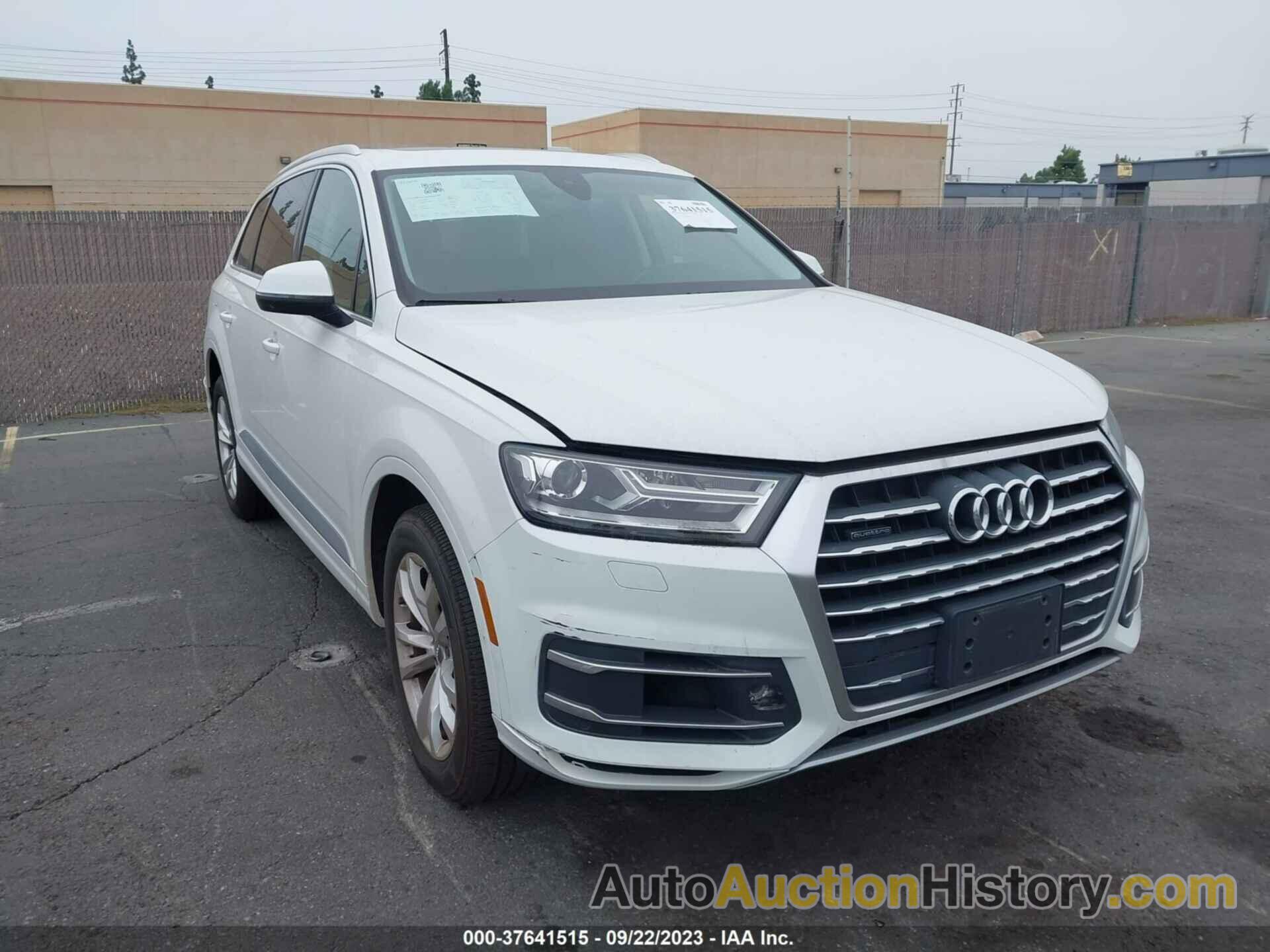 AUDI Q7 PREMIUM, WA1AAAF76JD005882