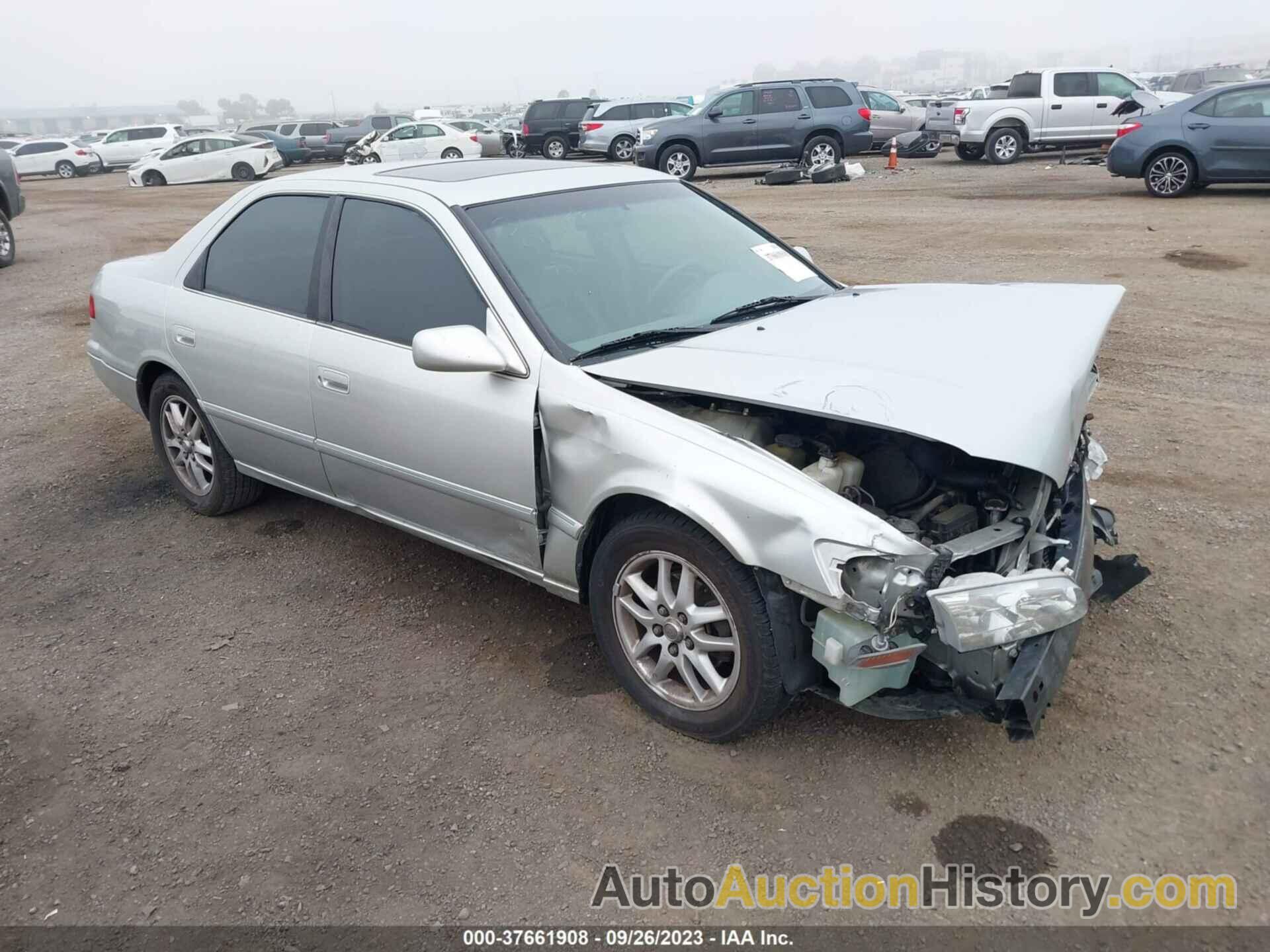 TOYOTA CAMRY LE/XLE, JT2BF28K0Y0258306